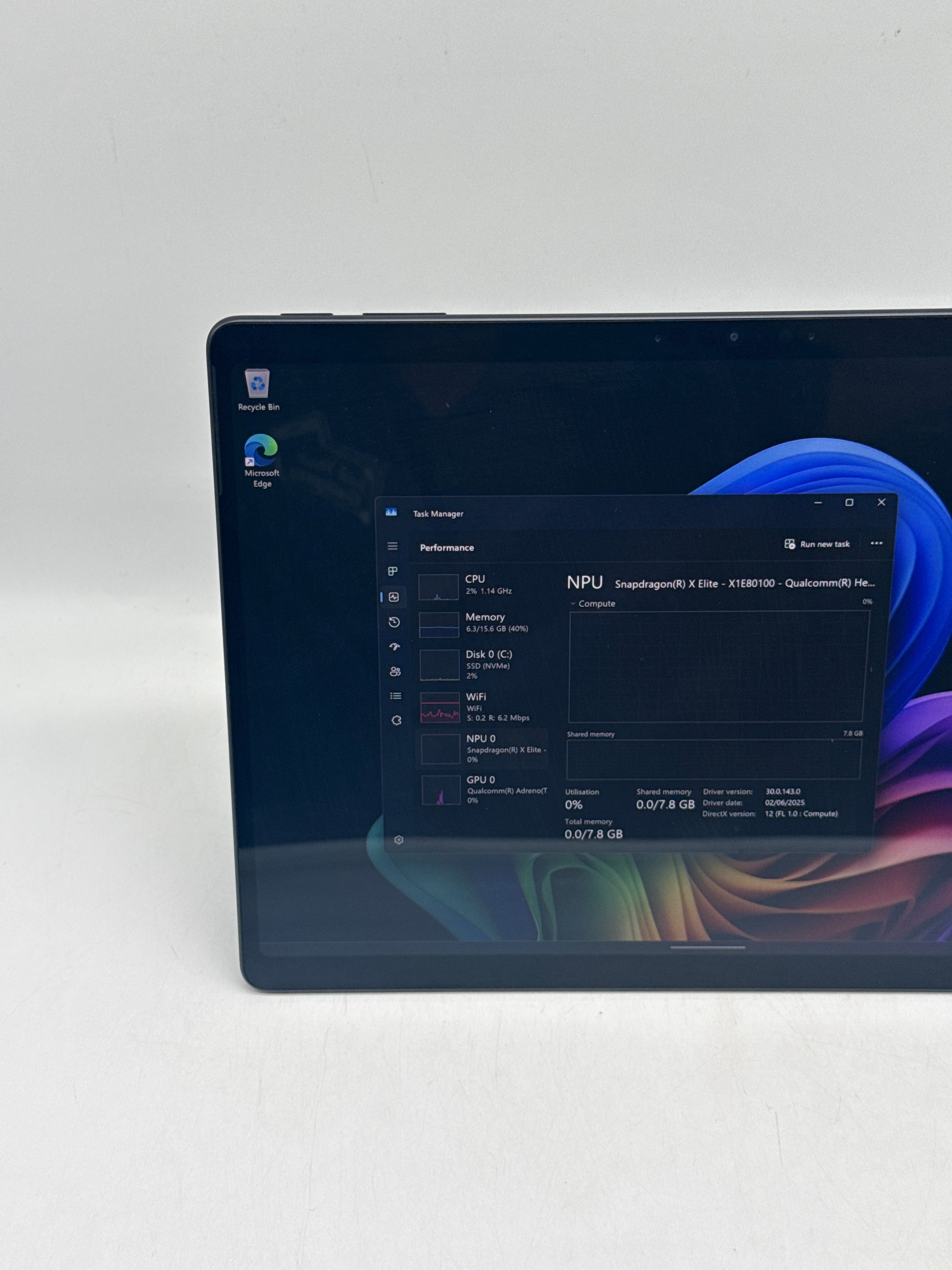 Microsoft Surface Pro 11 2076 Snapdragon X 12-Core 16GB RAM 256GB SSD