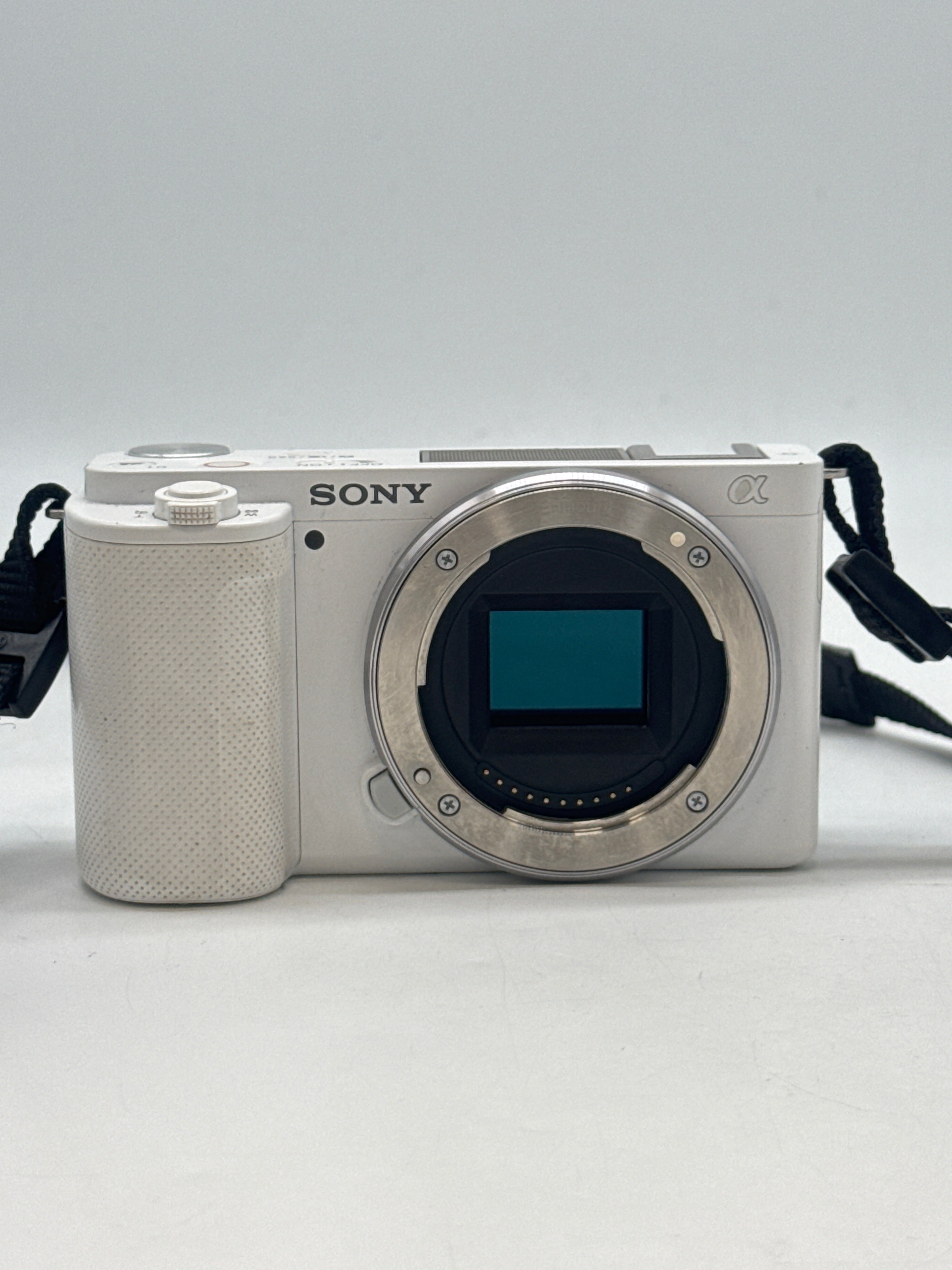 Sony Alpha ZV-E10 White Body Only - for part read desc