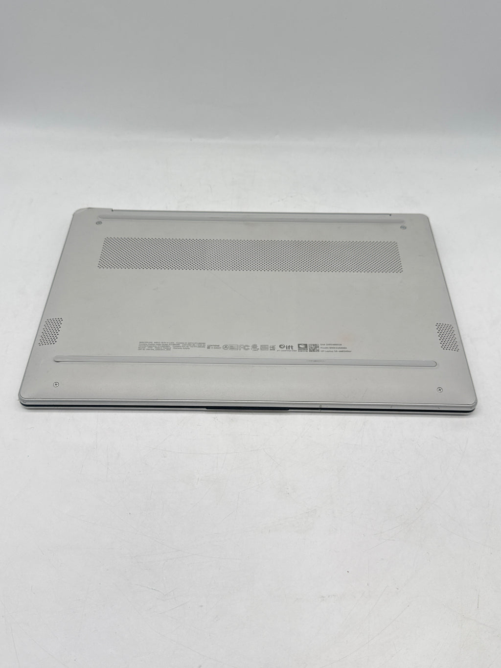 HP 14-EM0349NR 14" AMD Ryzen 3 4GB RAM 256GB HDD Silver - Used