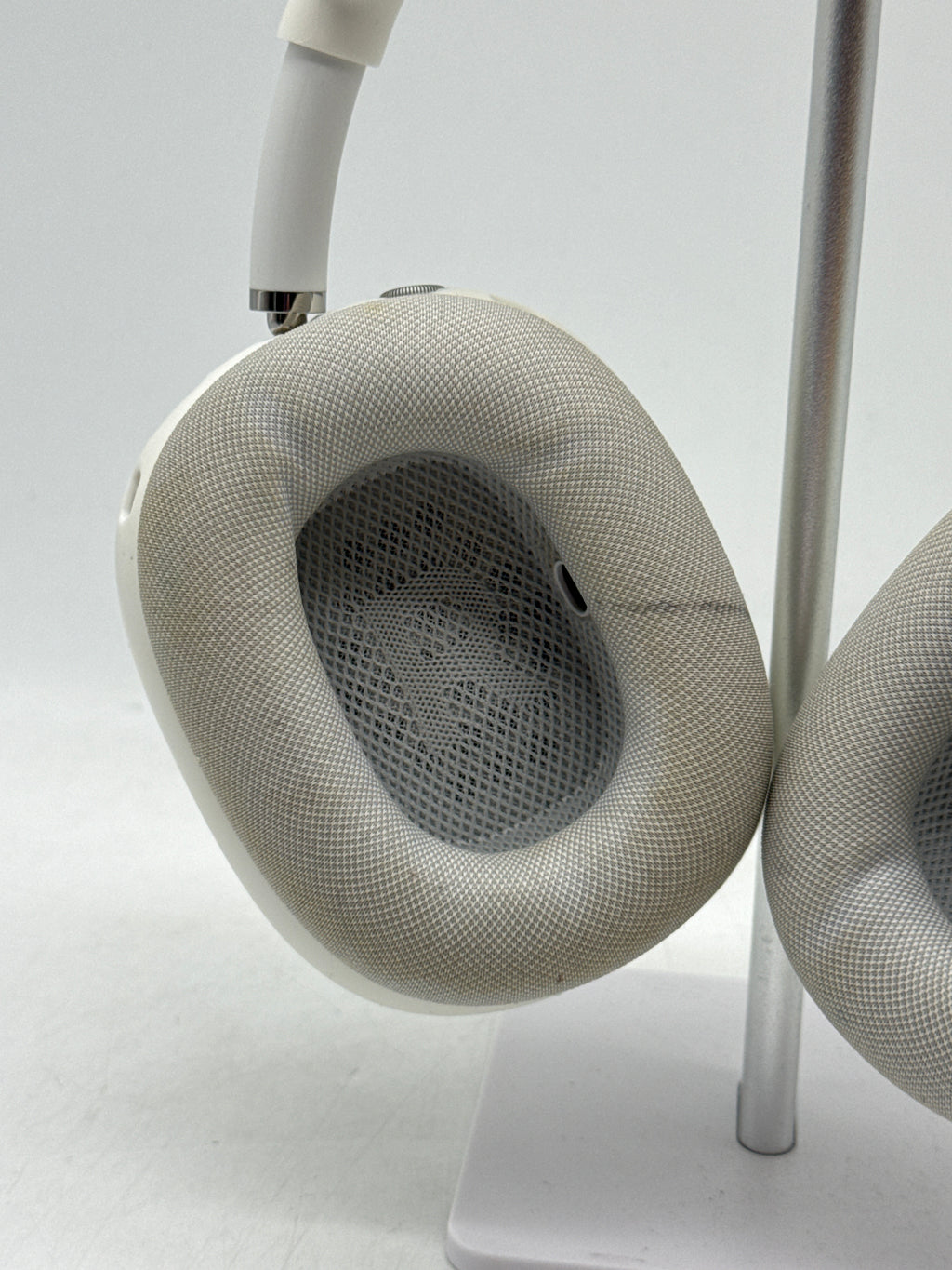 Apple AirPods Max A2096 Silver Wireless Over-Ear Headphones Bluetooth - Used