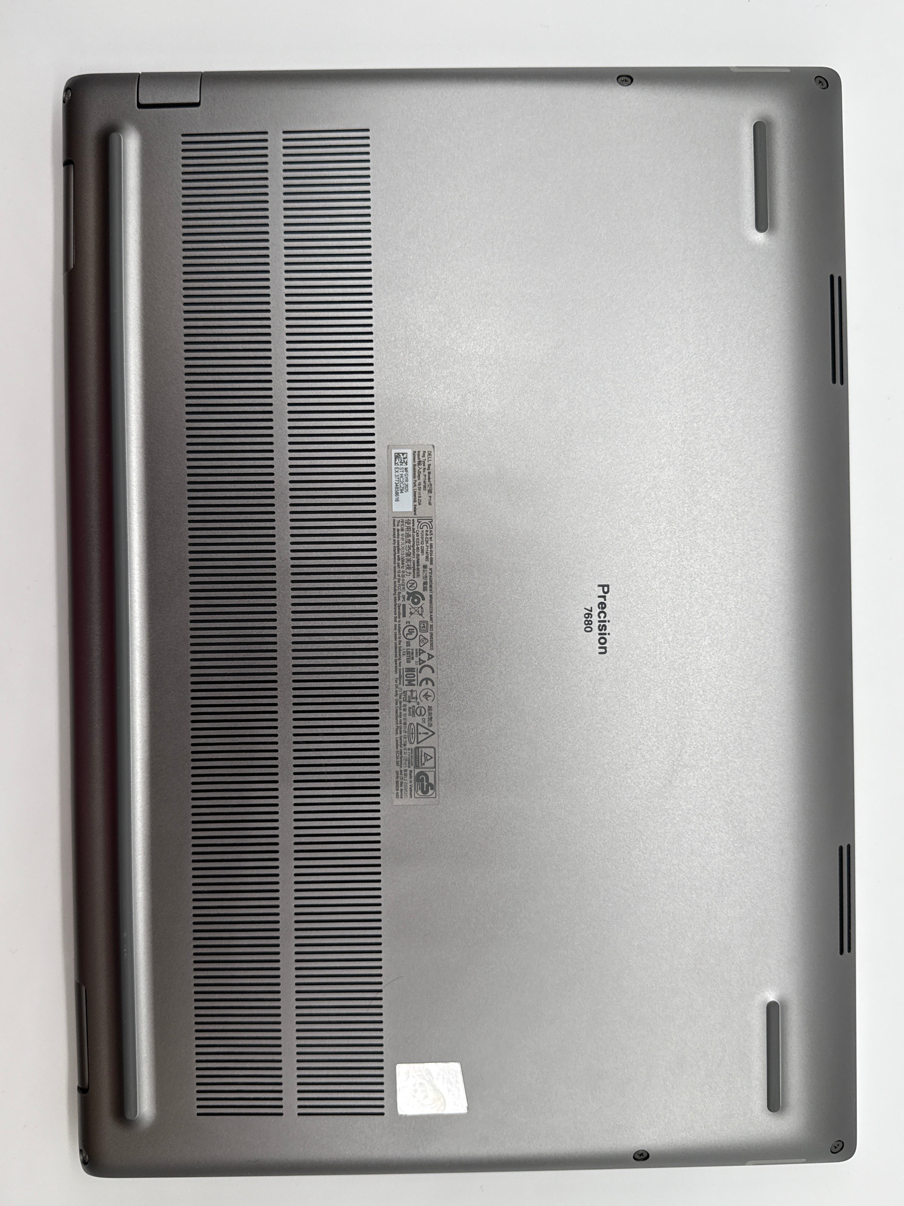 Dell Precision 7680 16-inch Intel i7 32GB RAM 1TB SSD  Silver