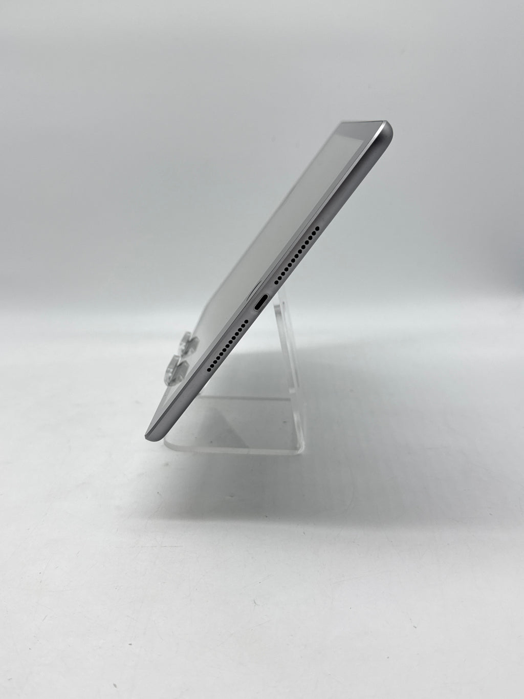 Apple iPad 6th Gen 9.7" A1893 32GB Wi-Fi - Remotely Managed