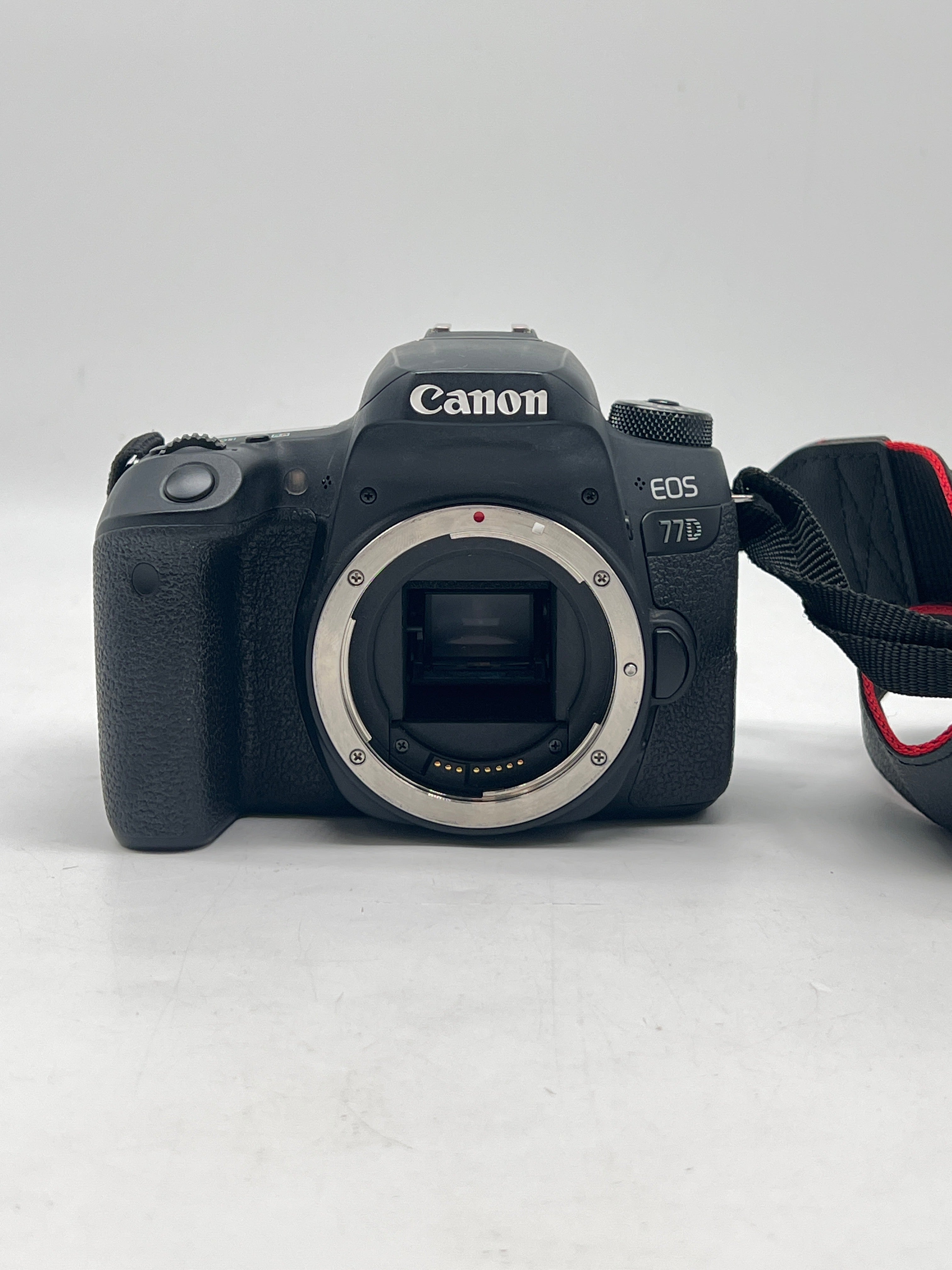 Canon EOS 77D Digital SLR Camera 24.2 MP Body Only - Used