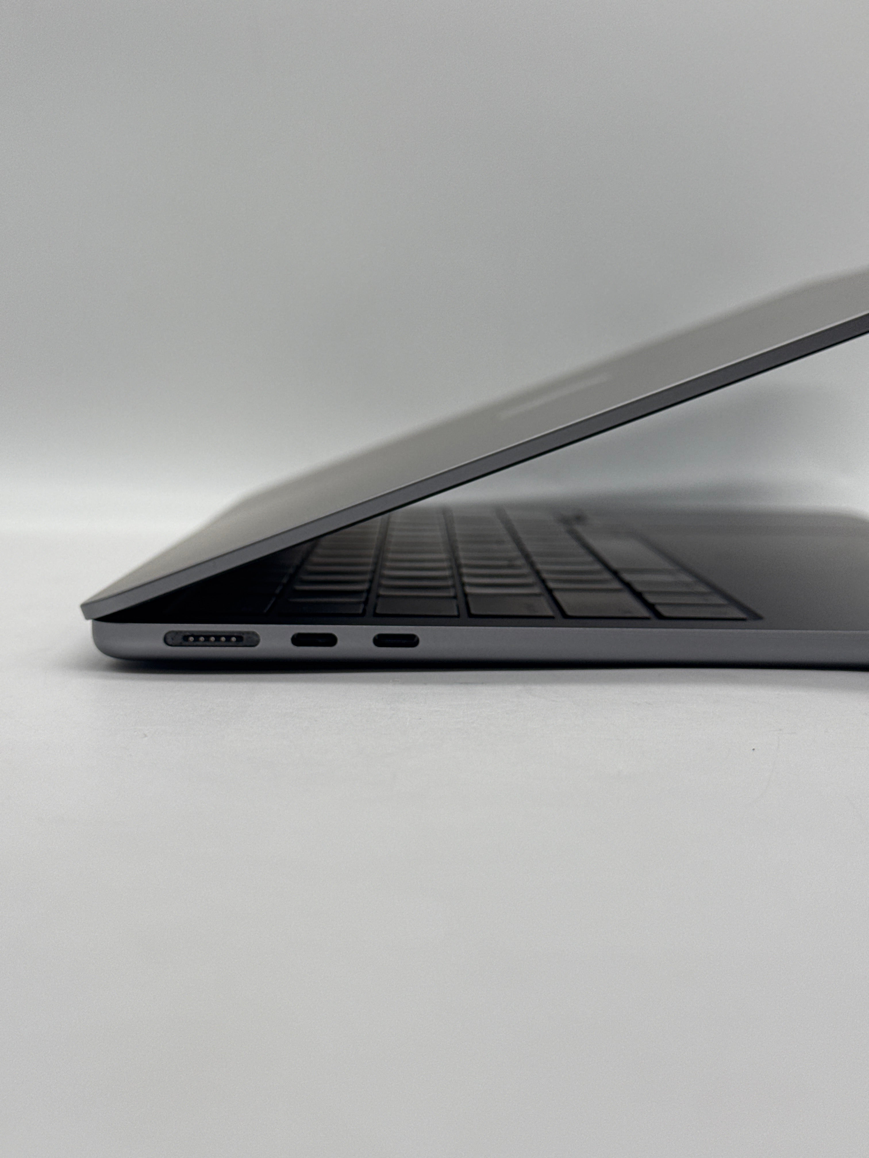 Apple MacBook Air 13" 2022 A2681 M2 8GB RAM 512GB SSD