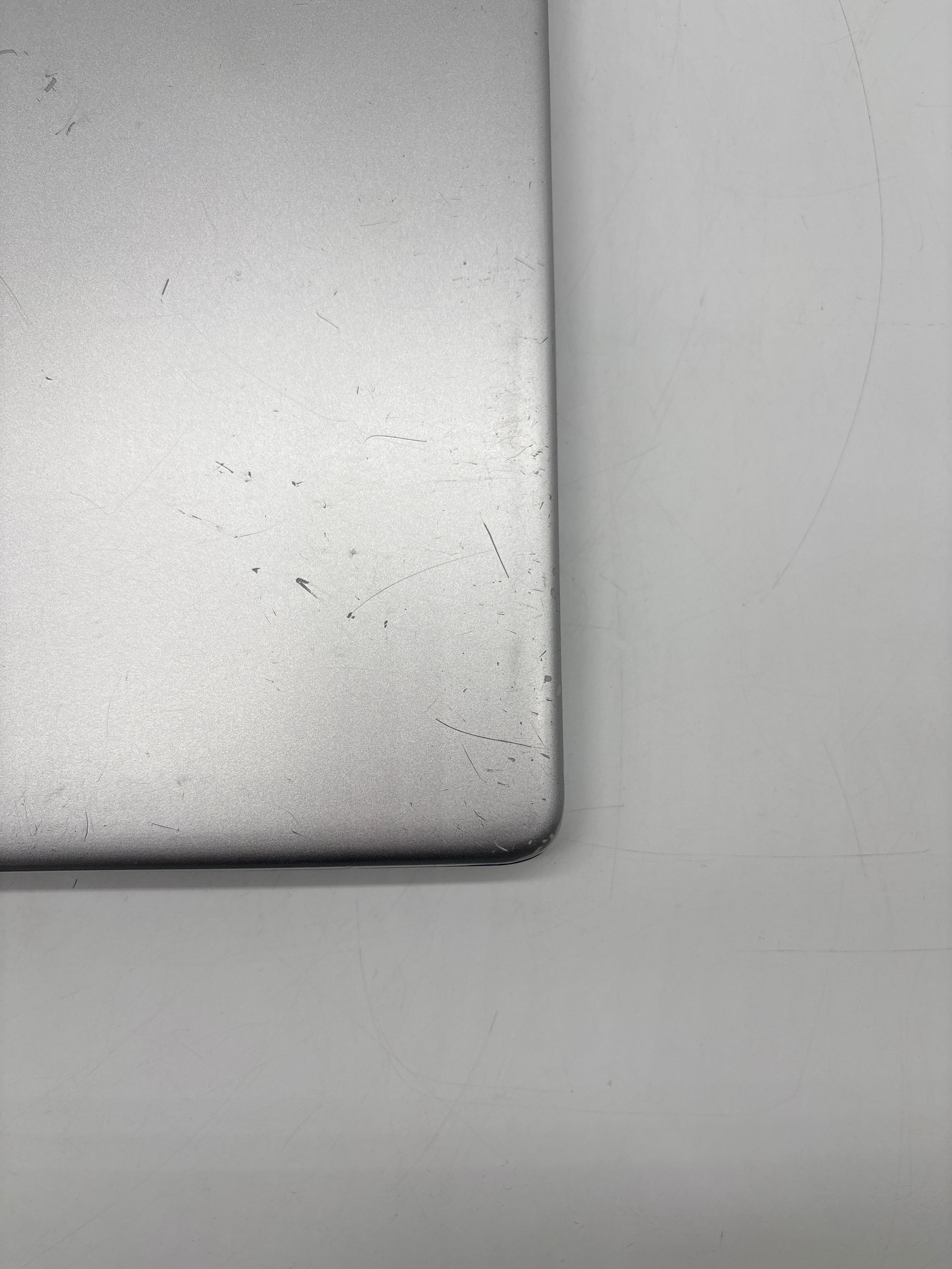 HP 15-dy1051wm i5-1035G1 8GB RAM 256GB SSD - For Parts (Small Cracks on Corners)