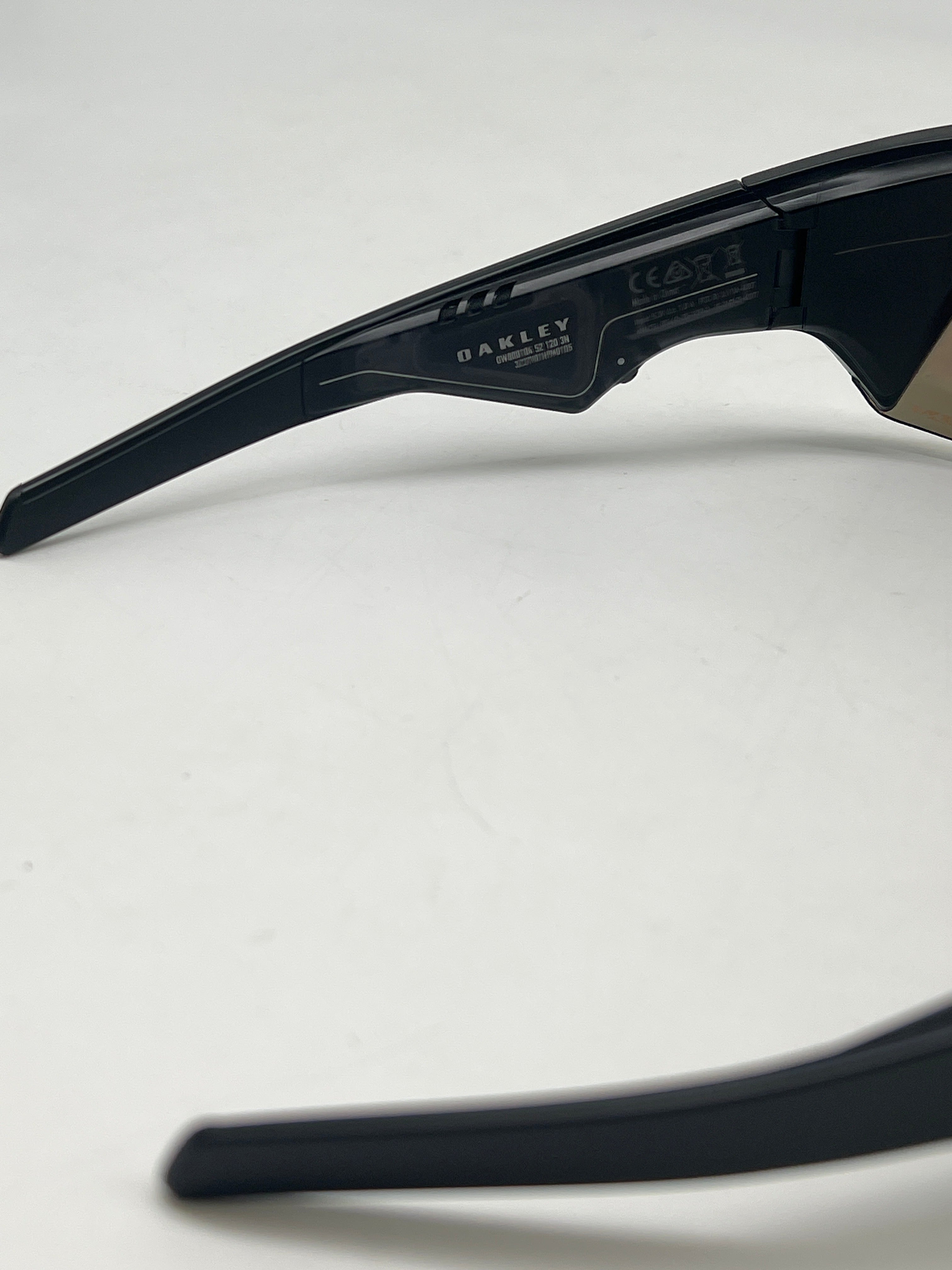 Oakley Meta Vanguard Black Frame Prizm 24K Lenses Smart Glasses W/o Case - Used
