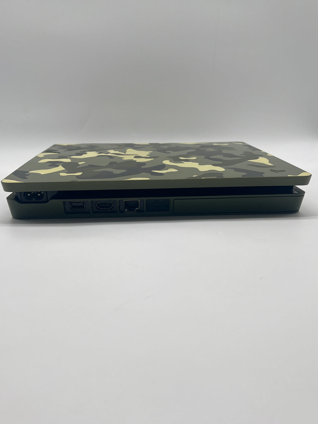 Sony PlayStation 4 Slim (CUH-2115B) - 1TB - Used