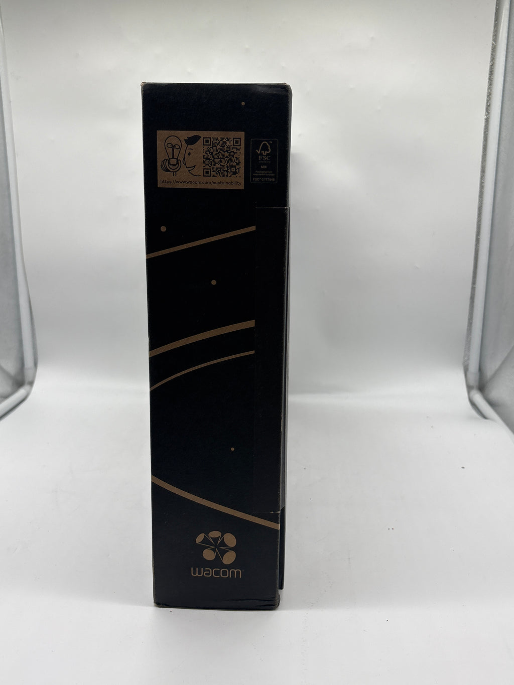 Wacom Cintiq Pro 17 DTH172 17.3in 4K Pen Display Black - New