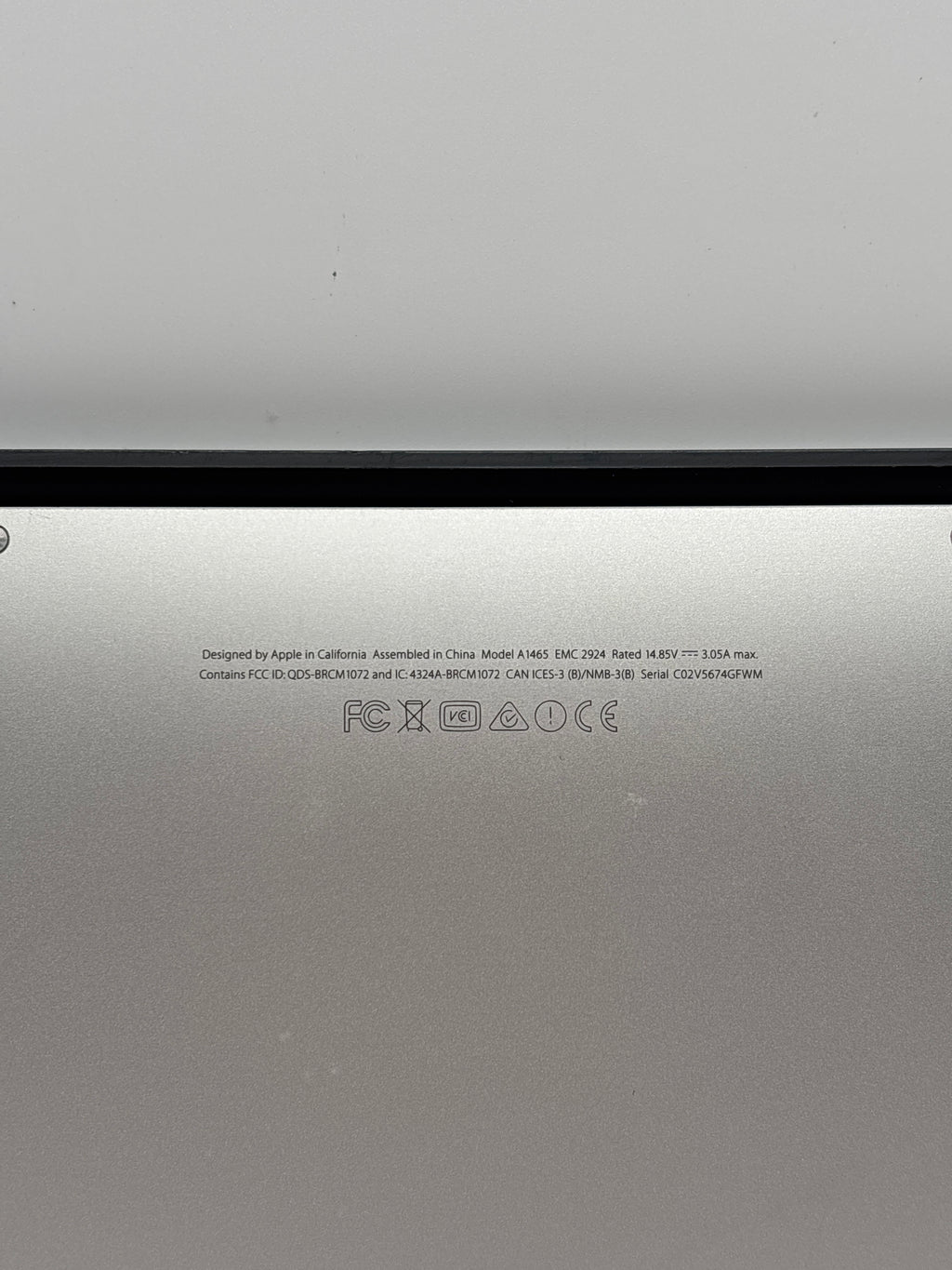 Apple MacBook Air A1465 i5 4GB RAM 128GB SSD - For Parts (Firmware Locked)