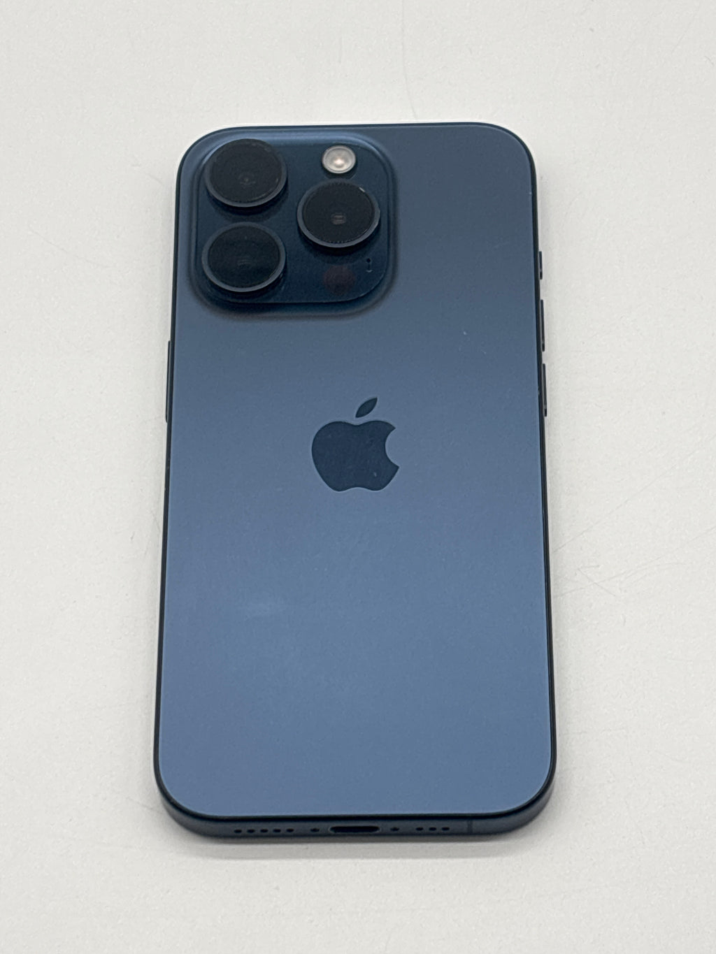 Apple iPhone 15 Pro 128 GB Blue Titanium Unlocked Used