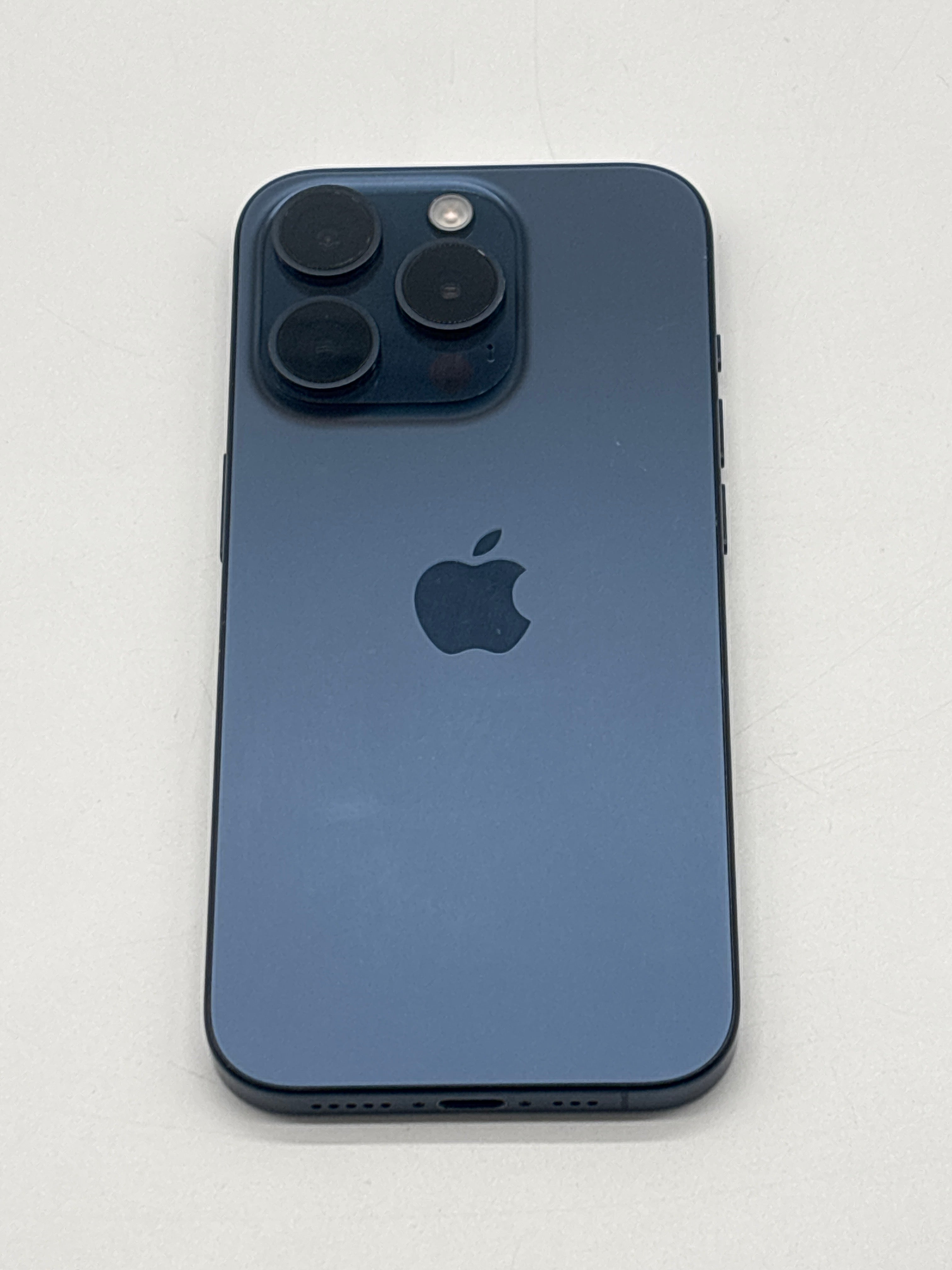 Apple iPhone 15 Pro 128 GB Blue Titanium Unlocked Used