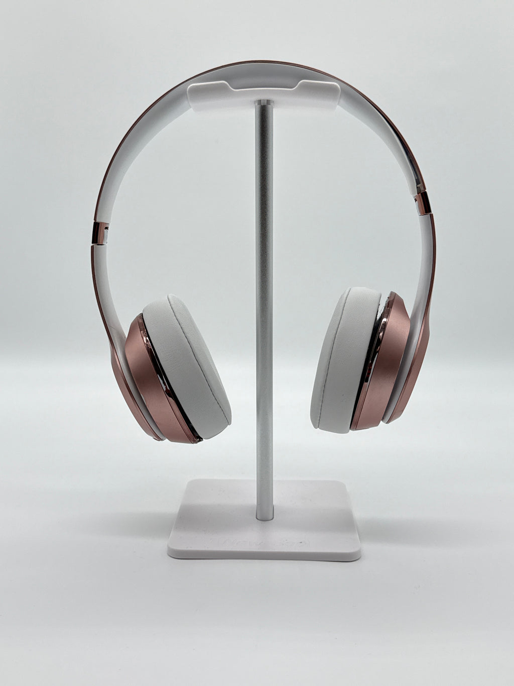 Beats by Dr. Dre Solo 3 Wireless Headphones Used