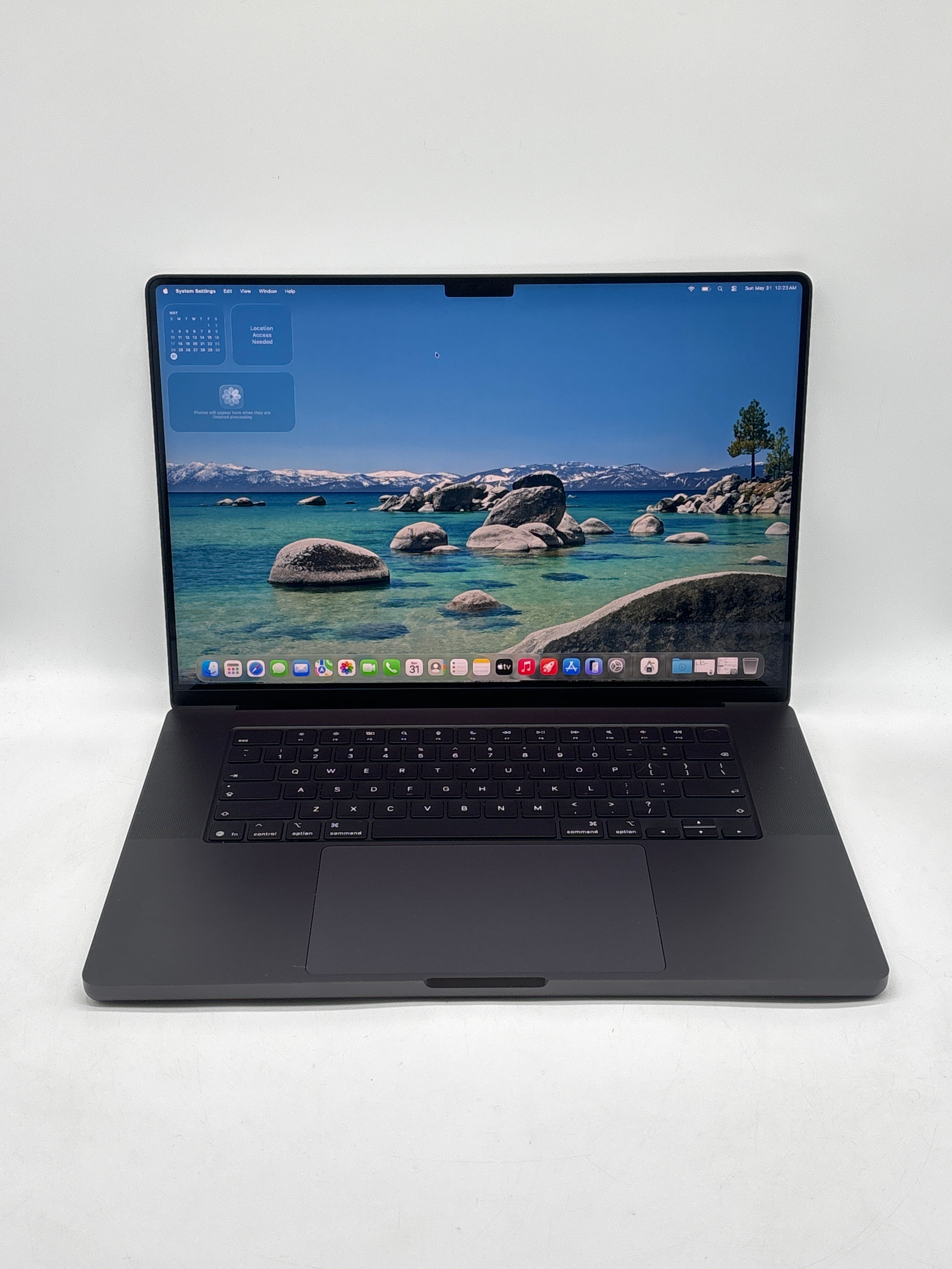 Apple MacBook Pro 16" M5 Max 18-Core CPU 40-Core GPU 128GB RAM 4TB SSD