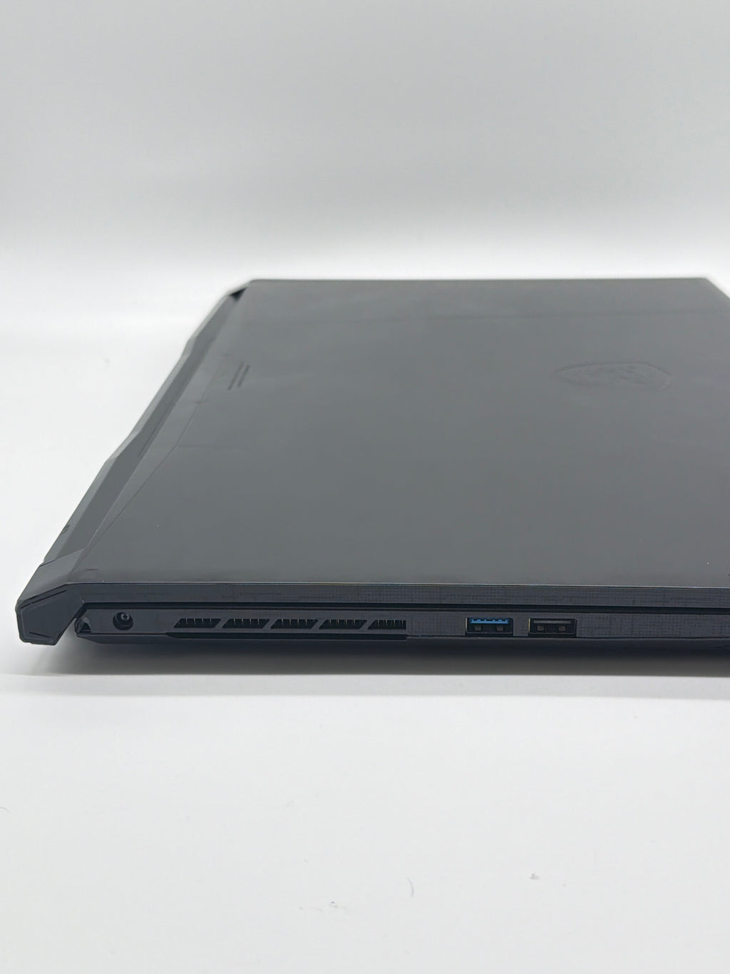MSI Katana A17 AI B8VE Ryzen 9 8945HS 32GB 1TB RTX 4050 W/ Box and Charger