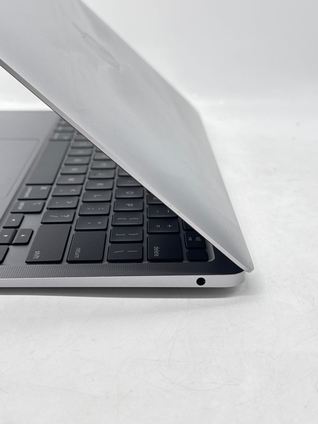 Apple MacBook Air 13in Retina A2179 2020 Core i3 8GB RAM 256GB SSD - Used