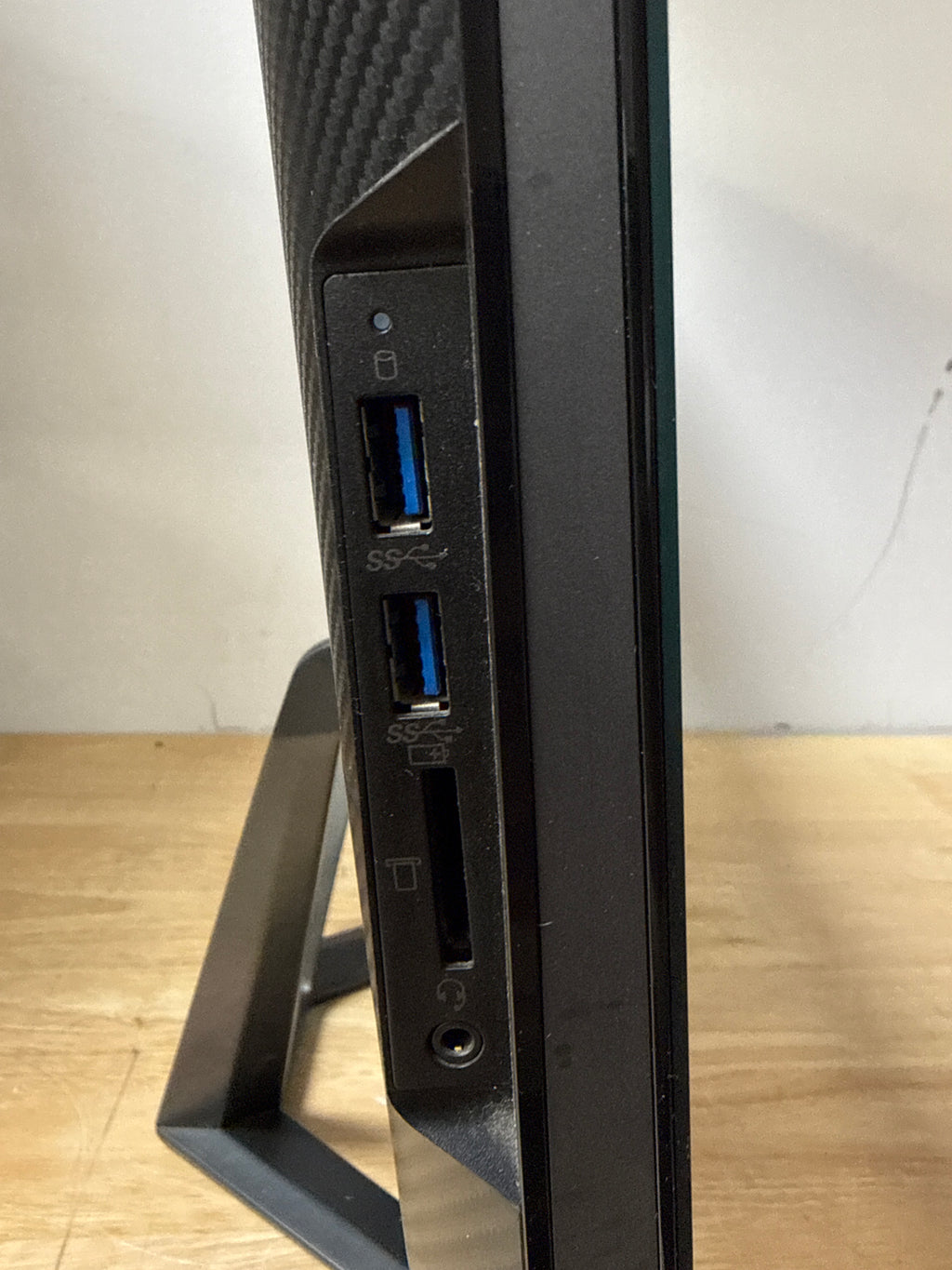Lenovo AIO 700-22ISH Intel Pentium G4400T 8GB RAM 1TB HDD - For Parts (Bad HDD)