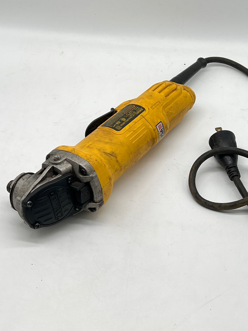 DEWALT DWE4012 4 1/2" Corded ANGLE GRINDER - Used