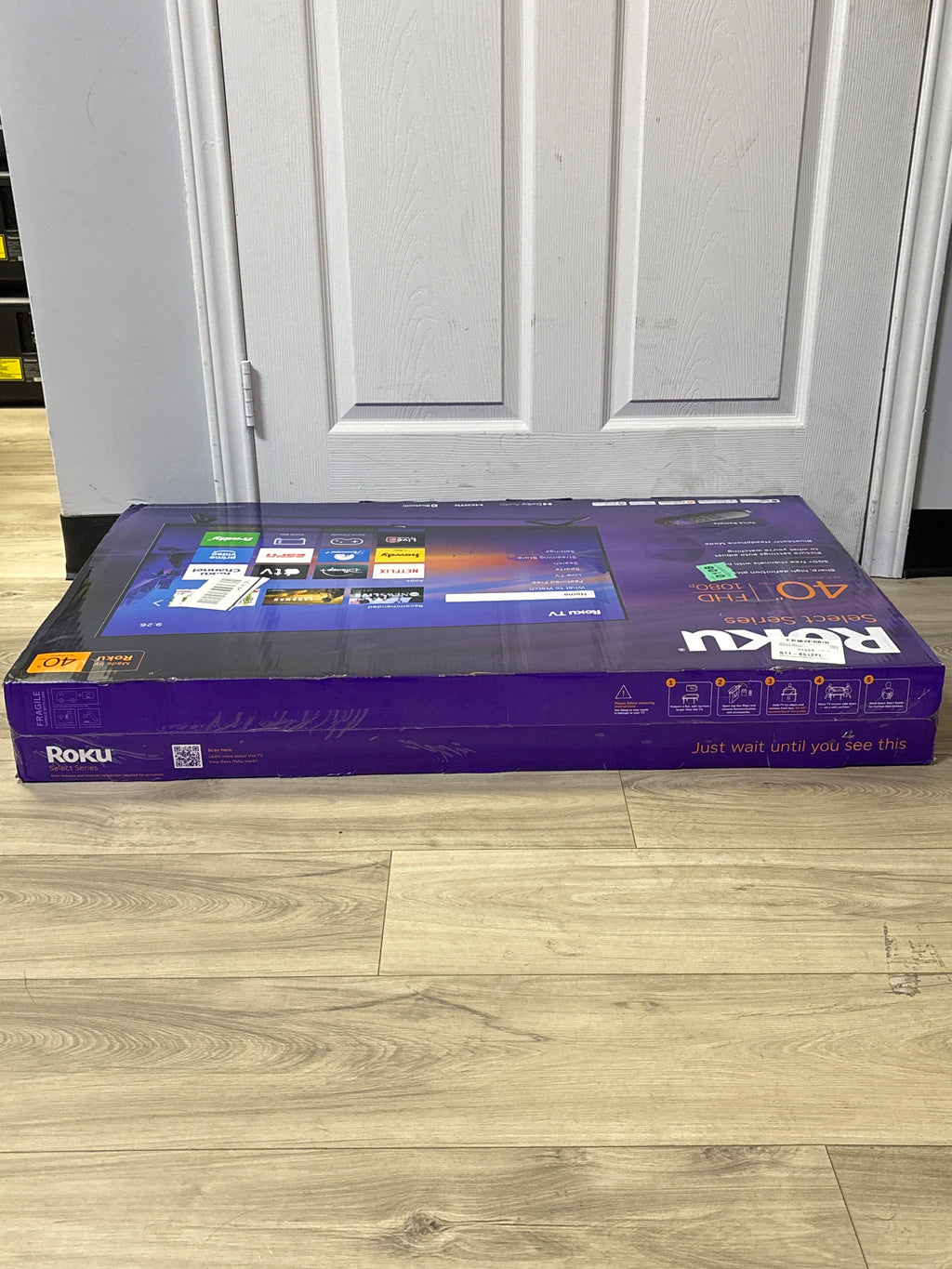 Roku Select Series 40" FHD Smart TV Black - New in Box