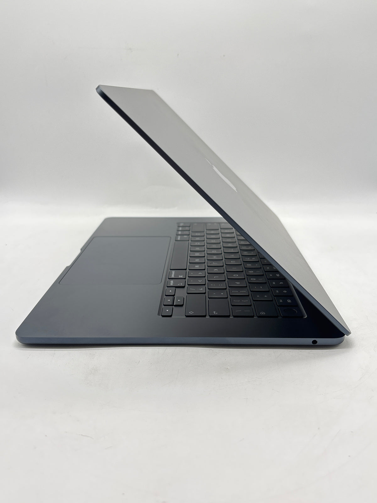 Apple MacBook Air 15in M5 A3448 16GB RAM 512GB SSD Midnight - Used