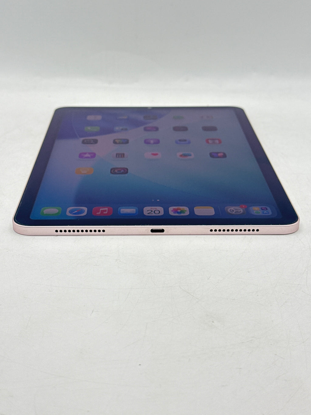 Apple iPad Air 5th Gen 64GB Wi-Fi Pink - Used