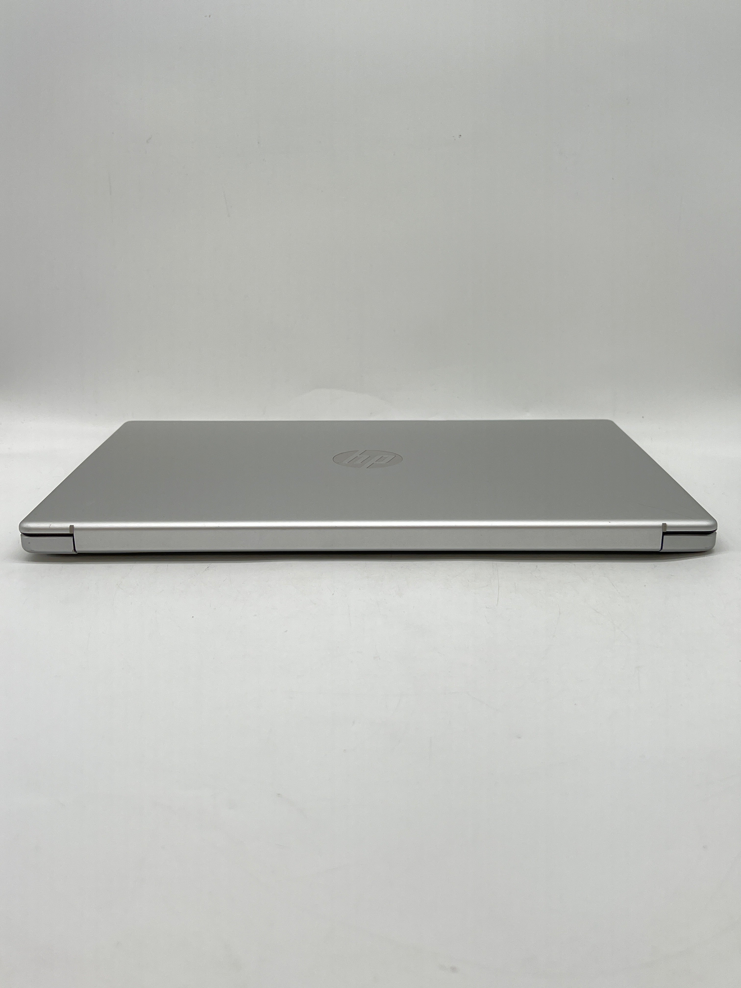 HP 15-fc0305nr 15.6" AMD Ryzen 5 7520U 8GB RAM 512GB SSD Silver - Used