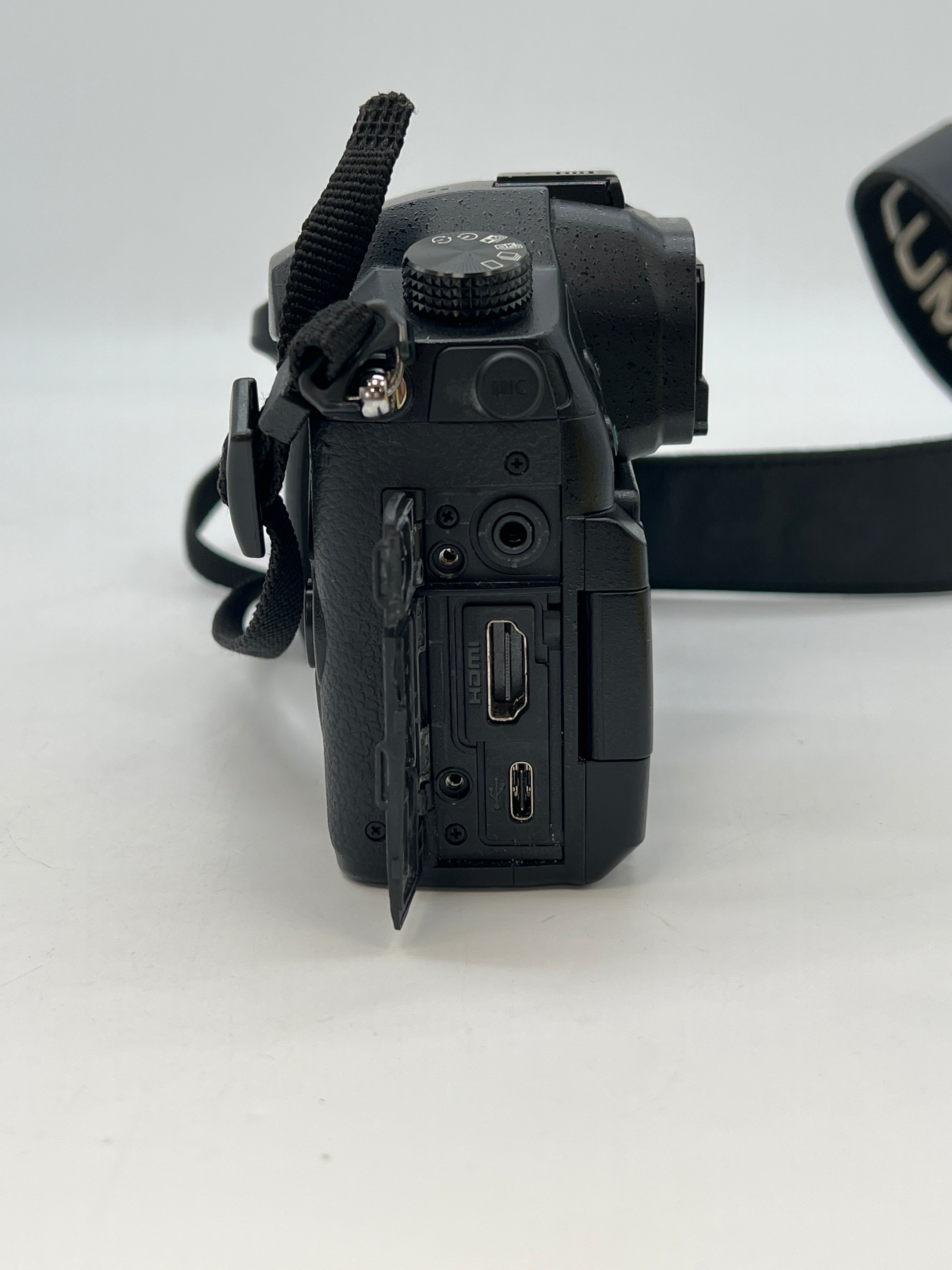 Panasonic LUMIX DC-GH5 20.3MP Micro 4/3 Mount Mirrorless Camera Body Only