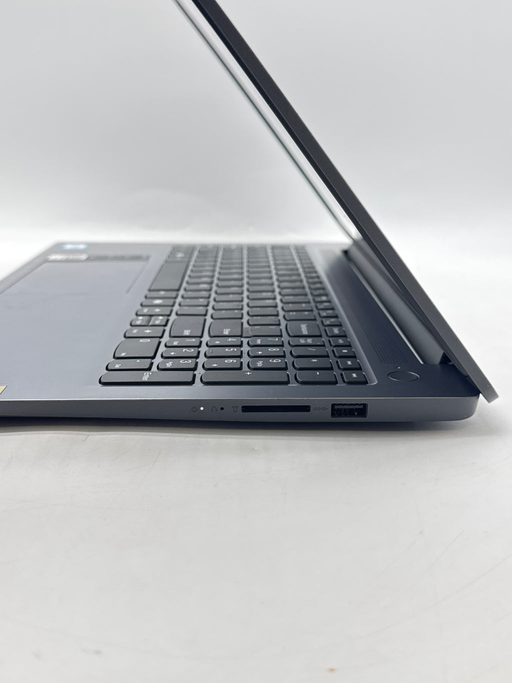 Lenovo IdeaPad Slim 3 15ITN9 15" Intel N50 8GB RAM 128GB SSD Blue - Used