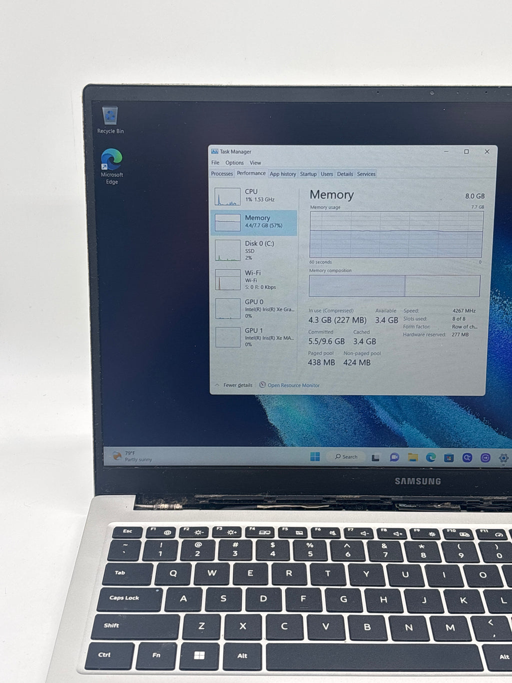 Samsung np750tda i5-1135g7 8GB RAM 256GB SSD - For parts (Read DESC)