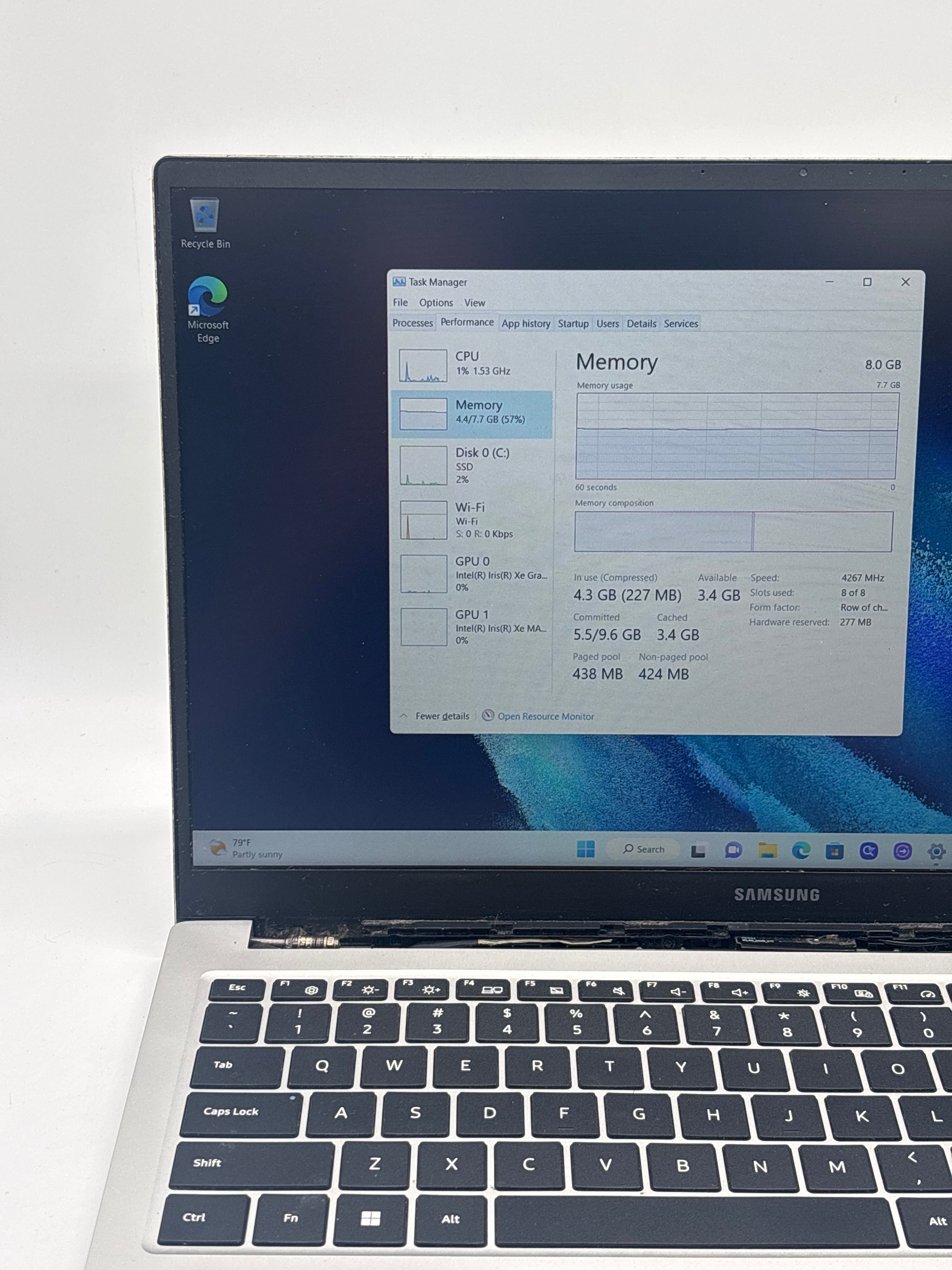 Samsung np750tda i5-1135g7 8GB RAM 256GB SSD - For parts (Read DESC)