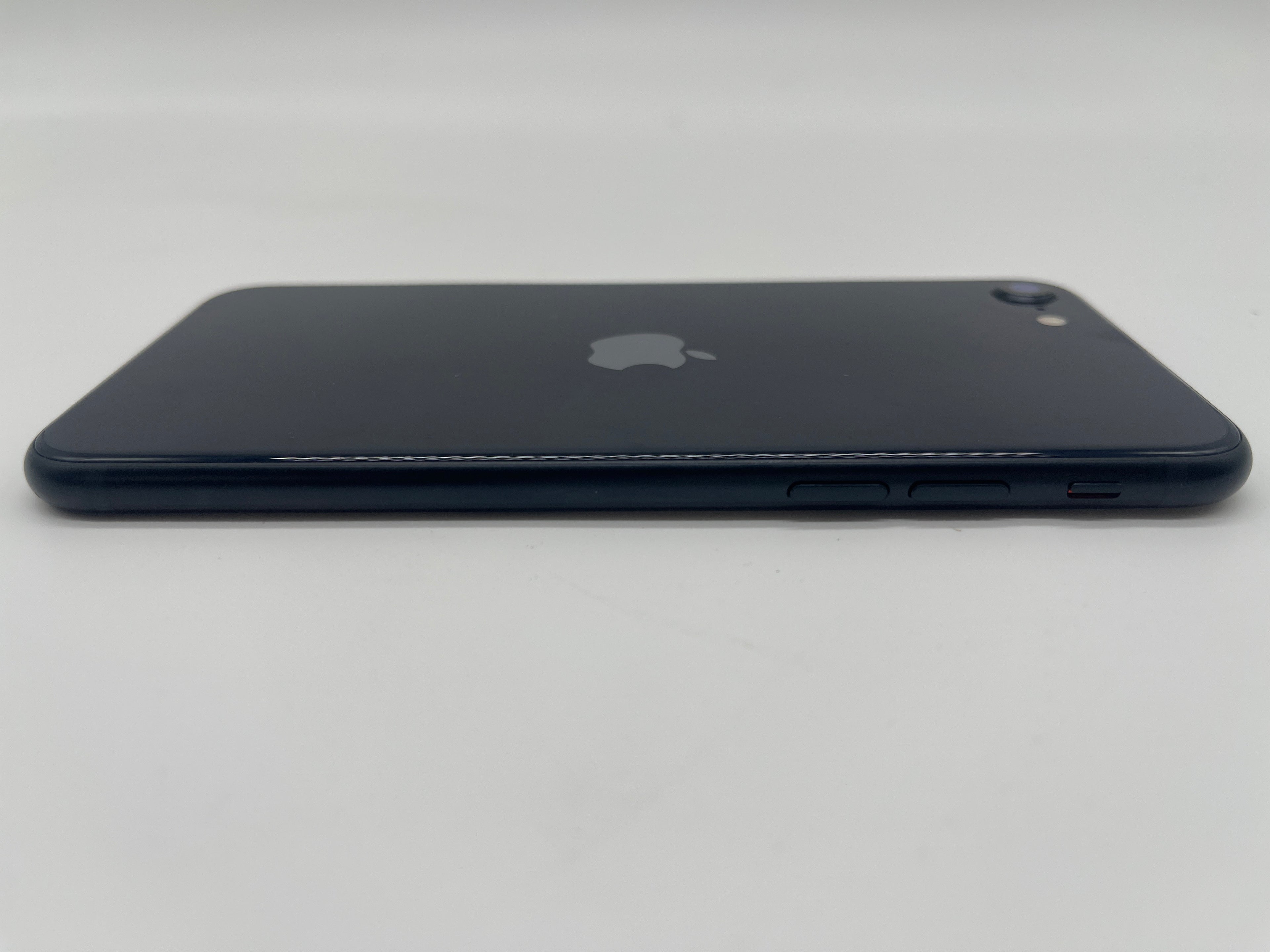 Apple iPhone SE 3rd Gen 4.7" 16GB Black Unlocked - For Parts