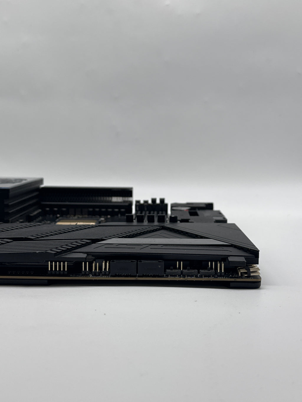 MSI MEG X870E GODLIKE AMD AM5 E-ATX Motherboard Missing CPU Retention Read
