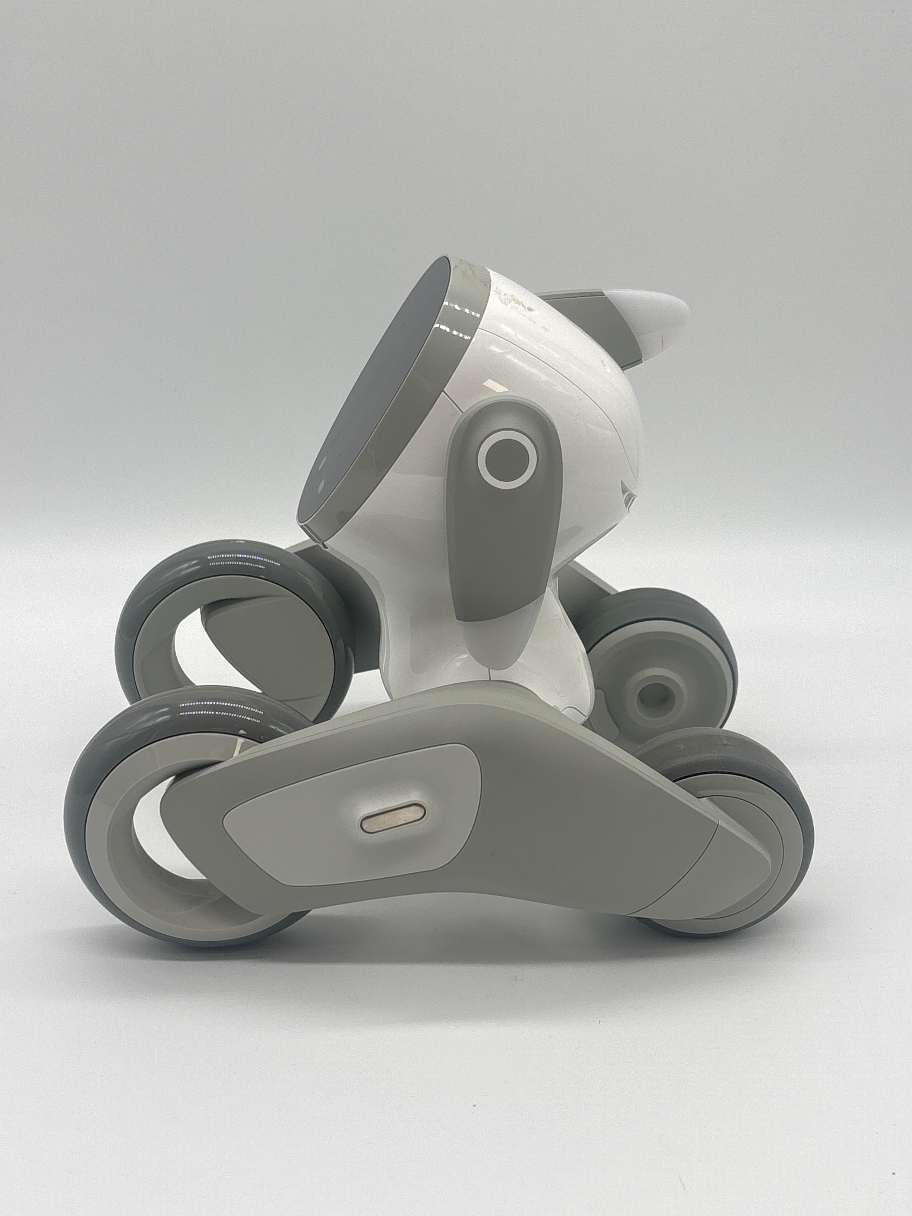 Loona Smart Toy AI Pet Robot KYO04LN01 with Charging Dock - (READ DESC)