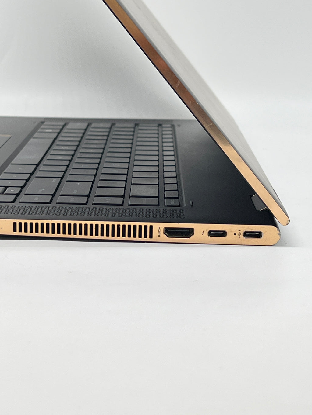 HP Spectre 15-bl062nr i7-7500u 16GB RAM 256GB SSD GeForce 940MX - For Parts (Bad Battery)
