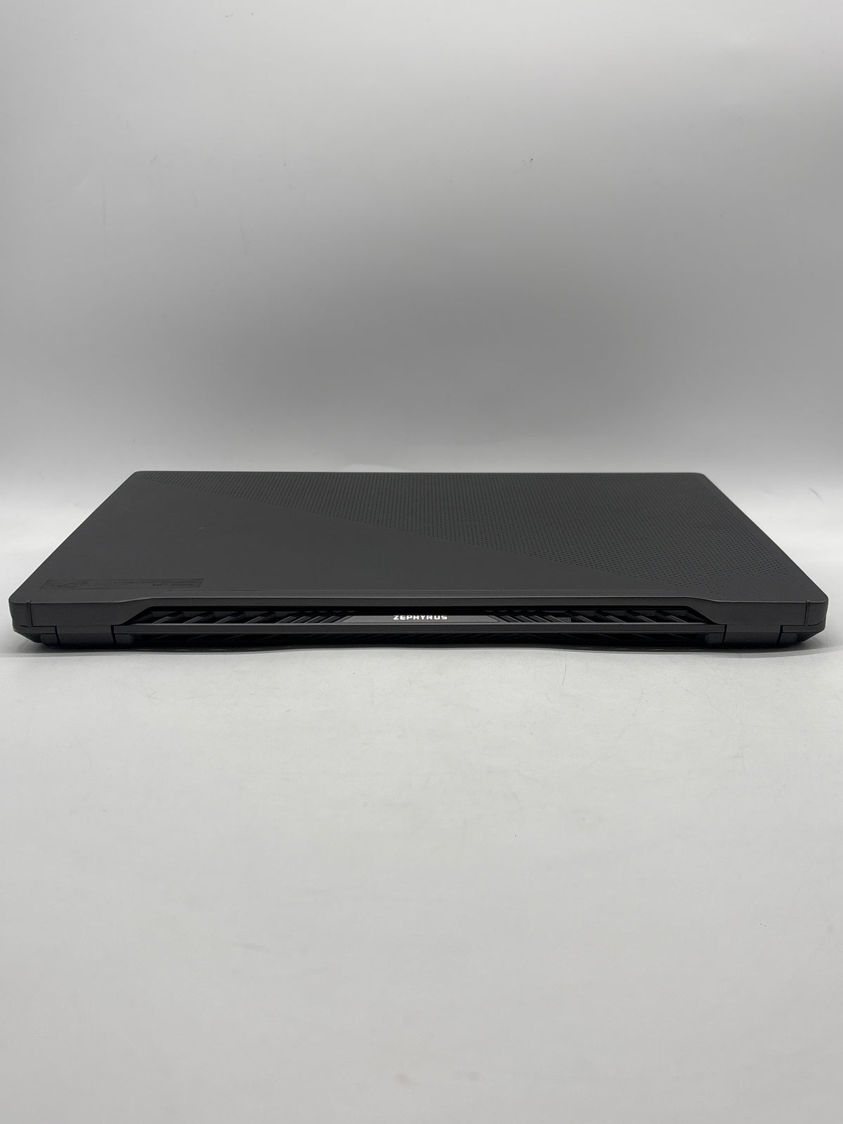 ASUS ROG Zephyrus G14 GA401I 14" AMD Ryzen 7 4800HS 8GB RAM 512GB SSD GTX 1650 Metallic Gray - Used