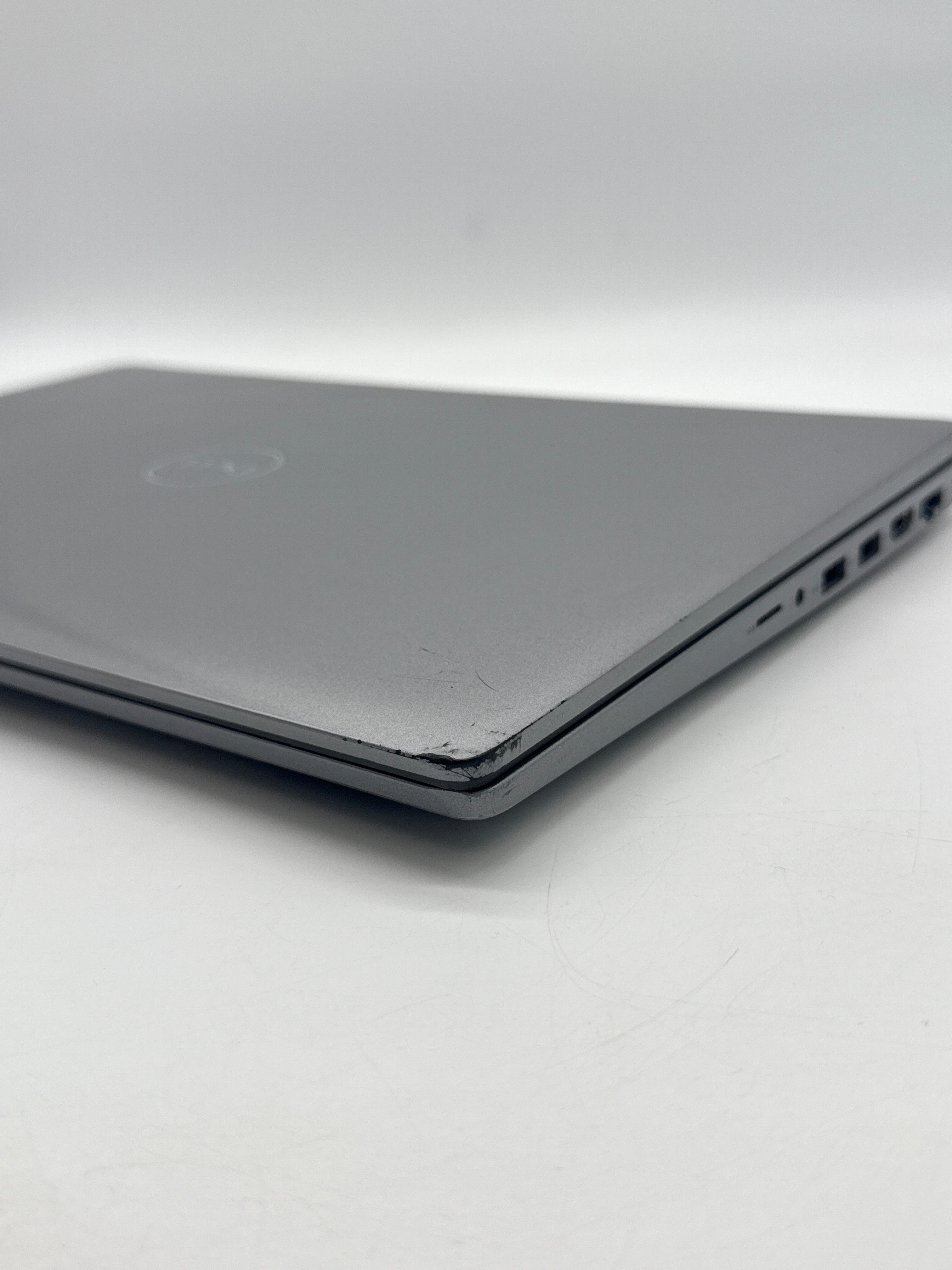 Dell Latitude 5540 15.6" i7-1365U 16GB RAM 512GB SSD Gray