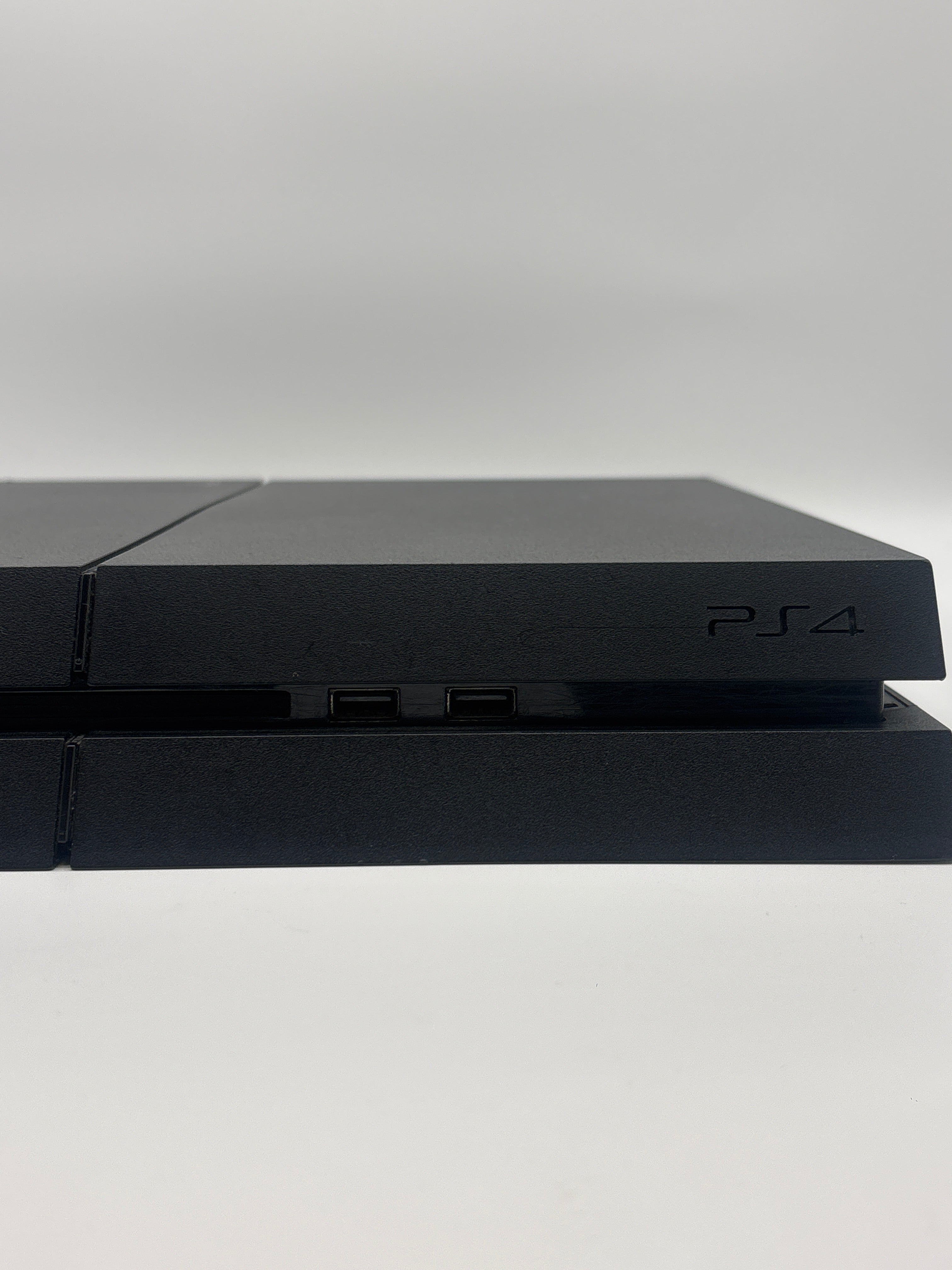 Sony PlayStation 4 CUH-1215A Home Console 512GB Black 2015 Used