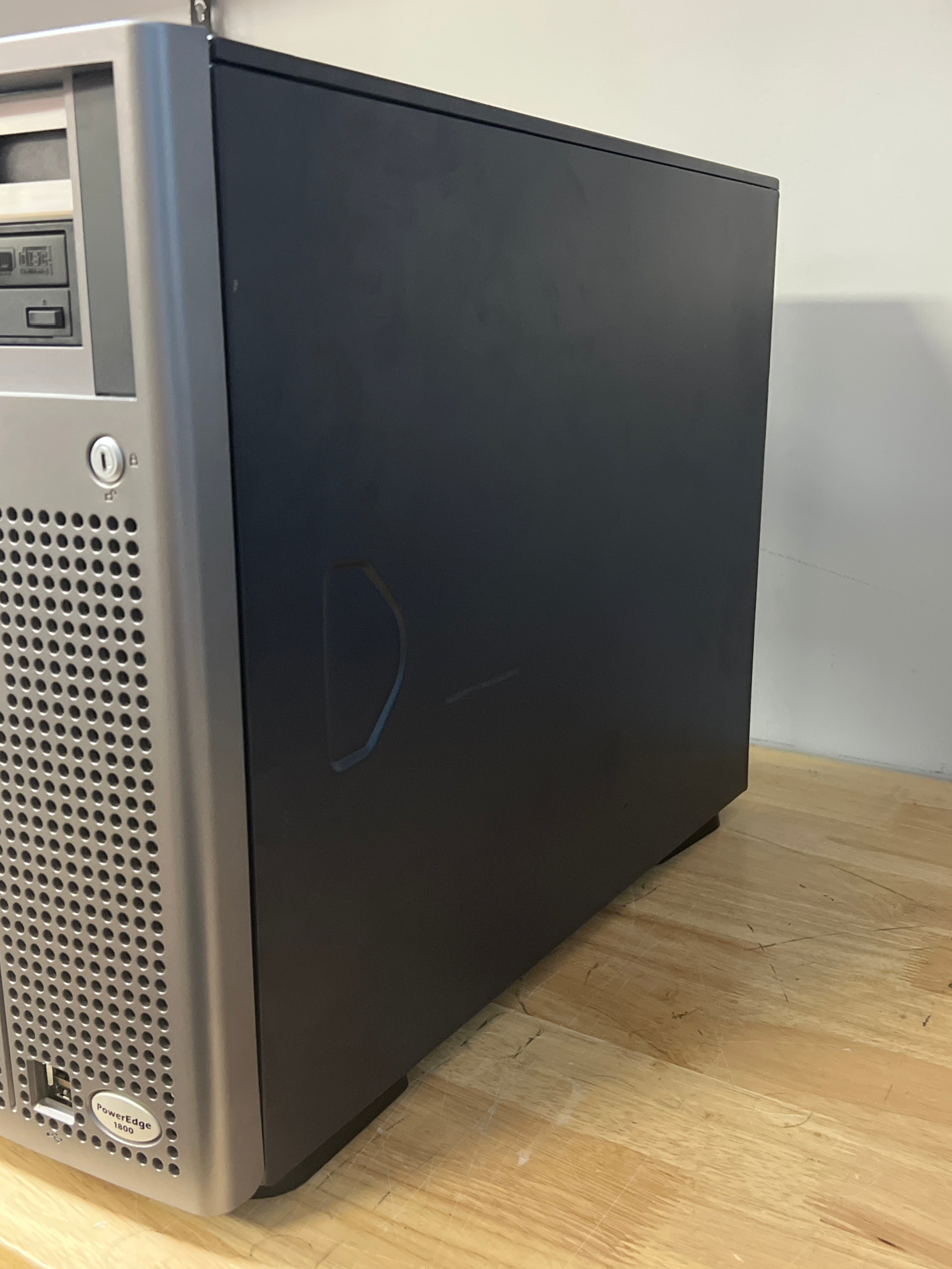 Dell PowerEdge 1800 Xeon Tower Server - (Powers On Unknown Specs)