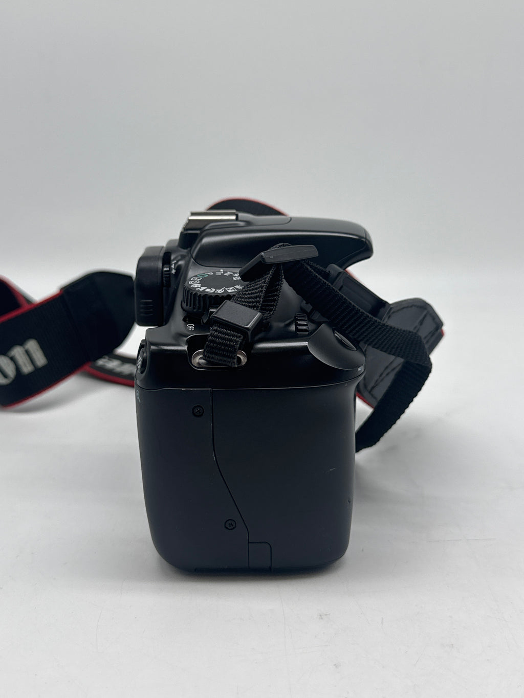 Canon EOS Rebel T3 Digital SLR Camera Black Used