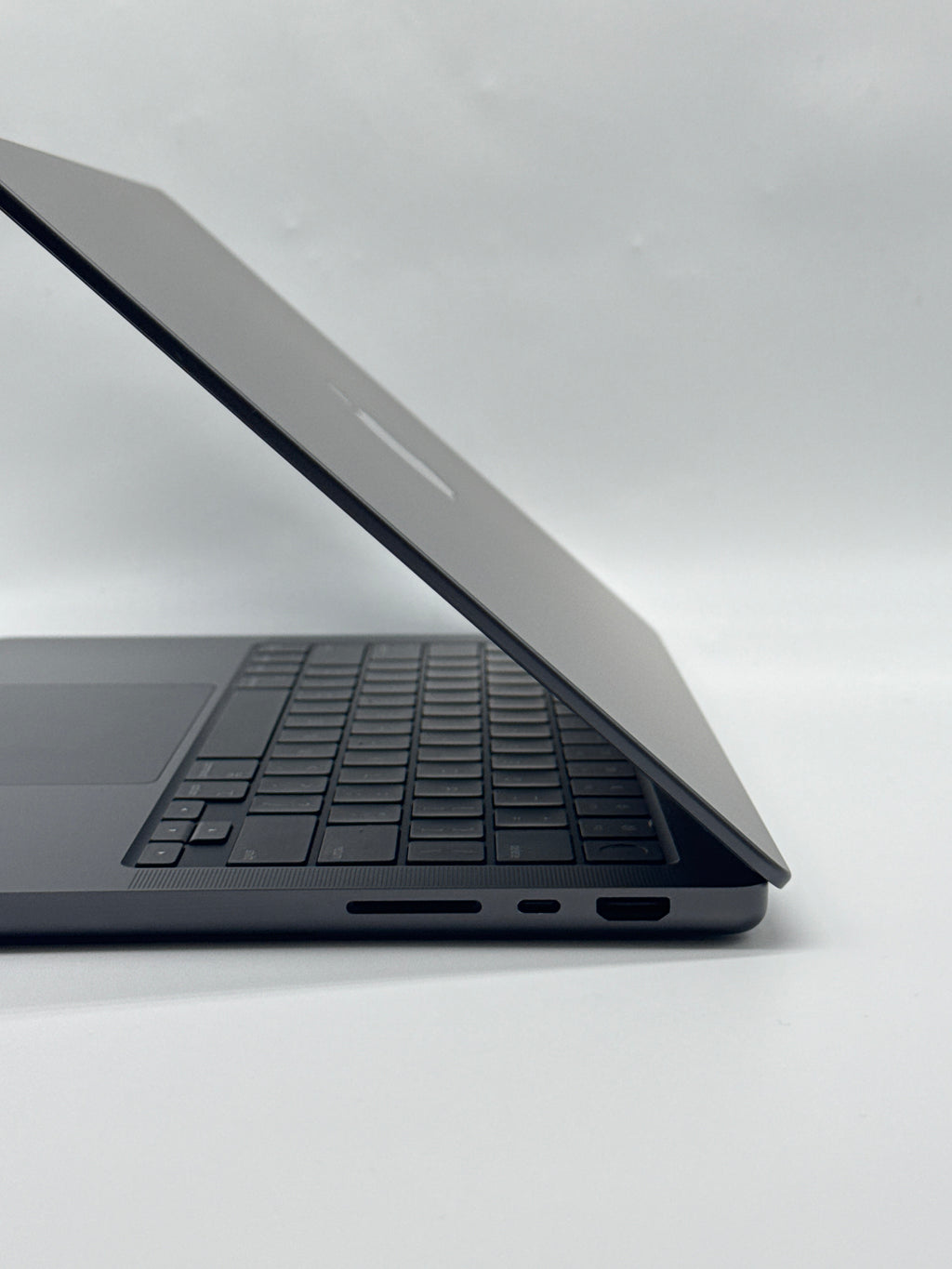 Apple MacBook Pro 14" M5 2025 24GB RAM 1TB SSD Midnight - Used