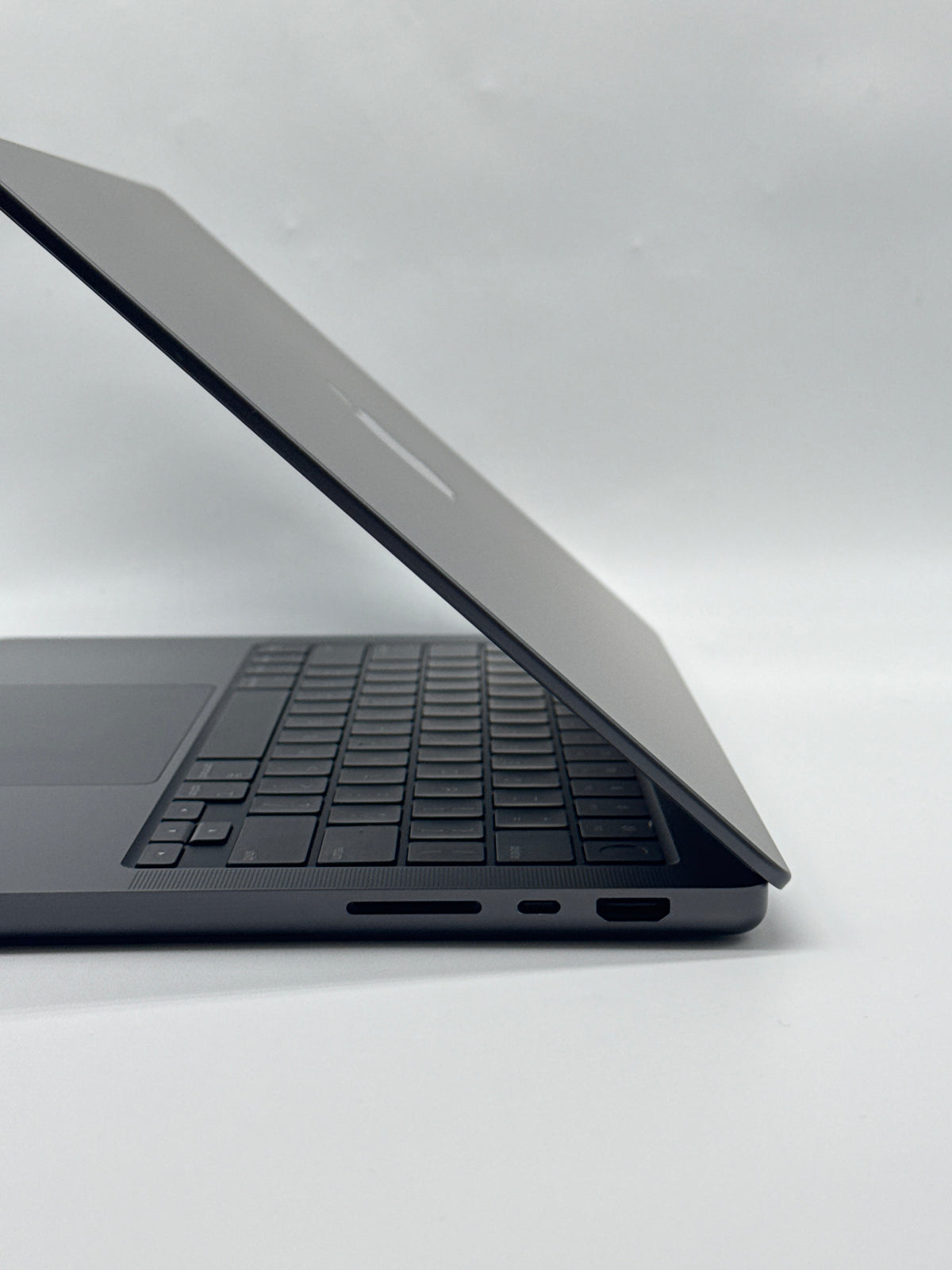 Apple MacBook Pro 14" M5 2025 24GB RAM 1TB SSD Midnight - Used