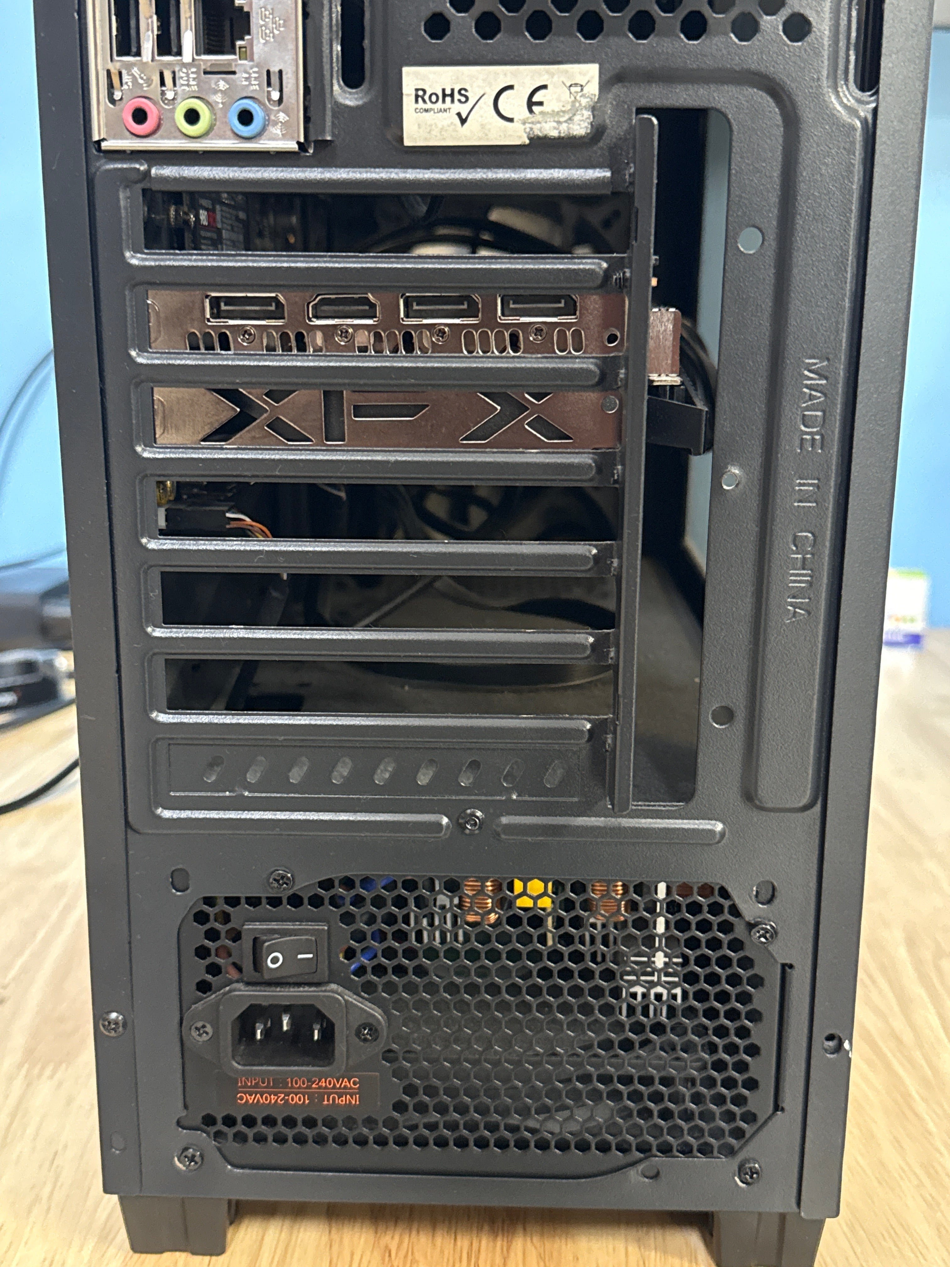 Custom PC Ryzen 7 2700X 32GB RAM 2TB SSD RX6700 XT