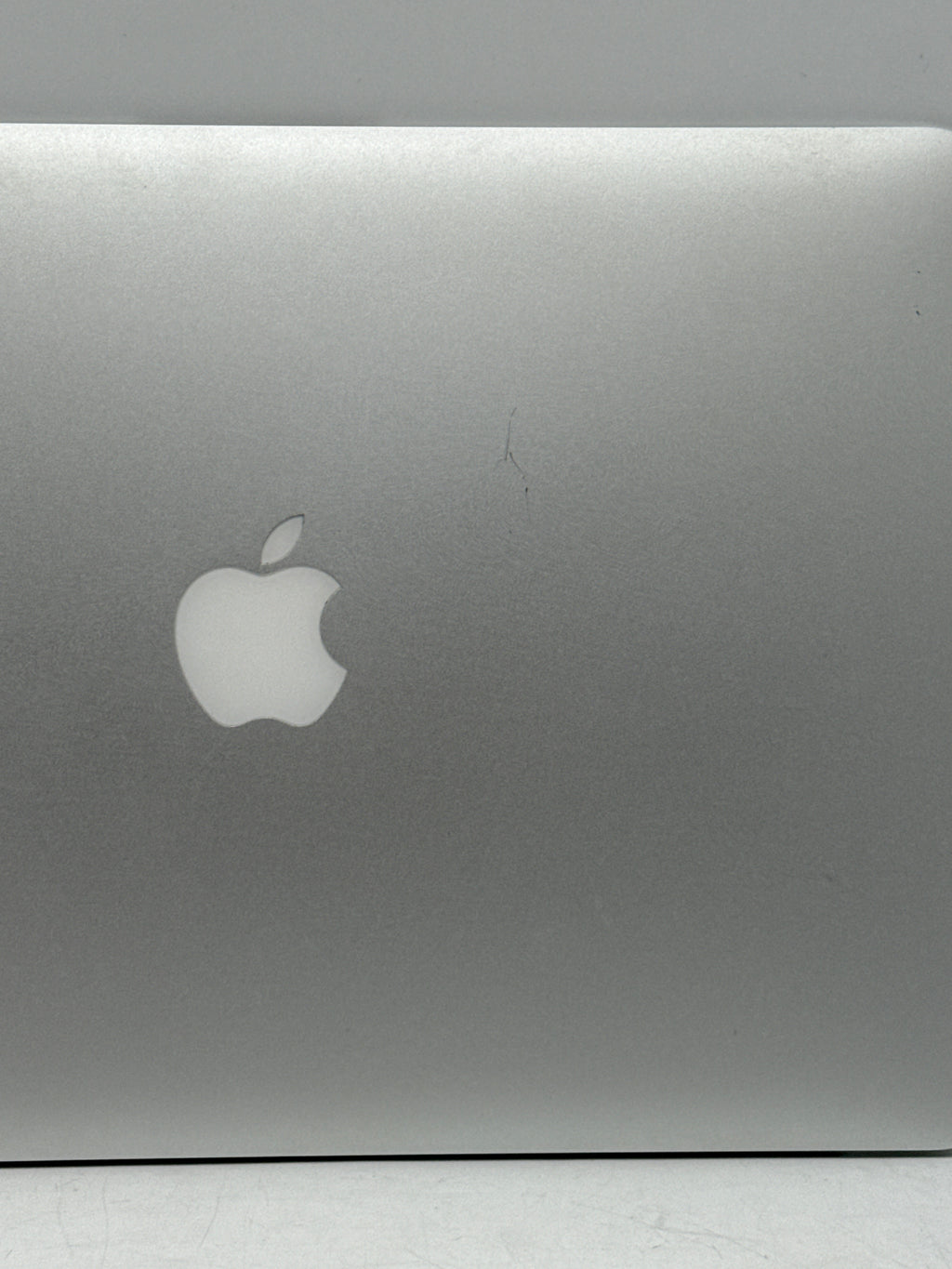 Apple MacBook Air 13in A1466 2015 Core i5 8GB RAM 256GB Flash - Used