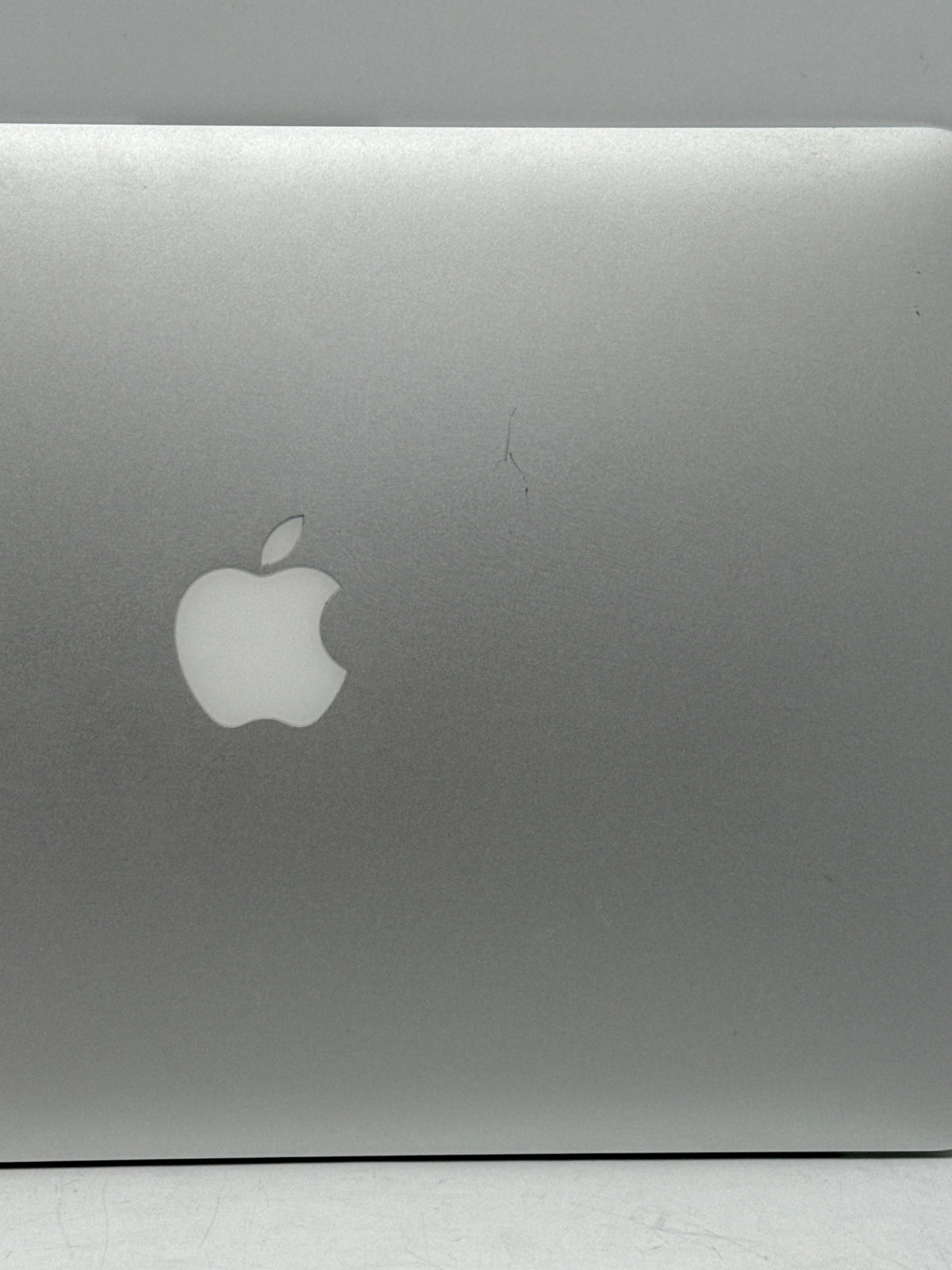 Apple MacBook Air 13in A1466 2015 Core i5 8GB RAM 256GB Flash - Used