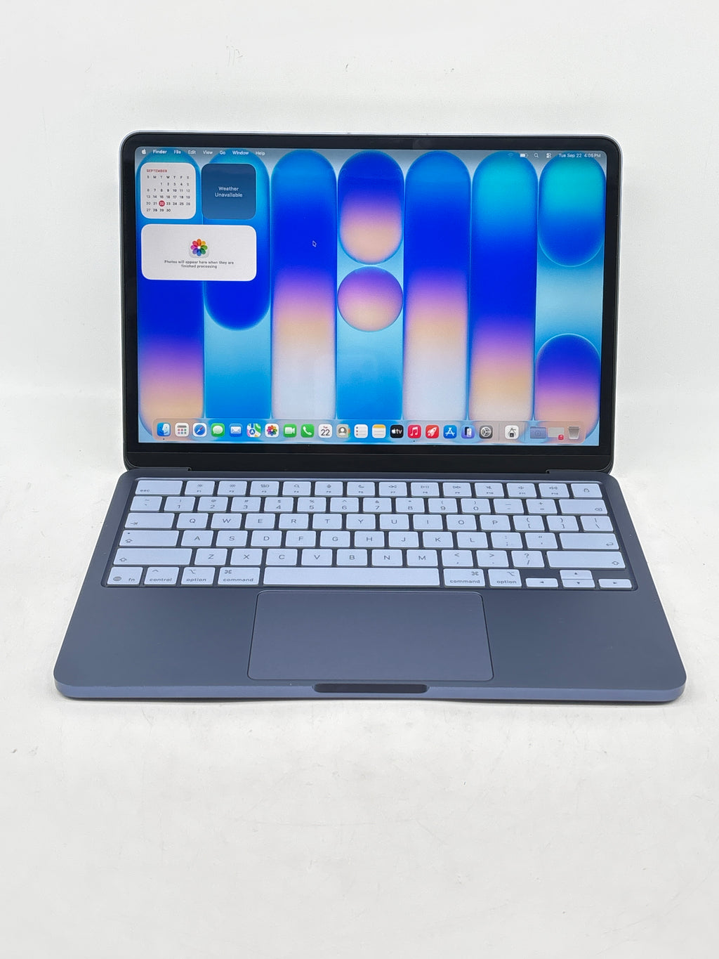 Apple MacBook NEO A3404 13" Apple A18 Pro 8GB RAM 256GB SSD Blue - Used