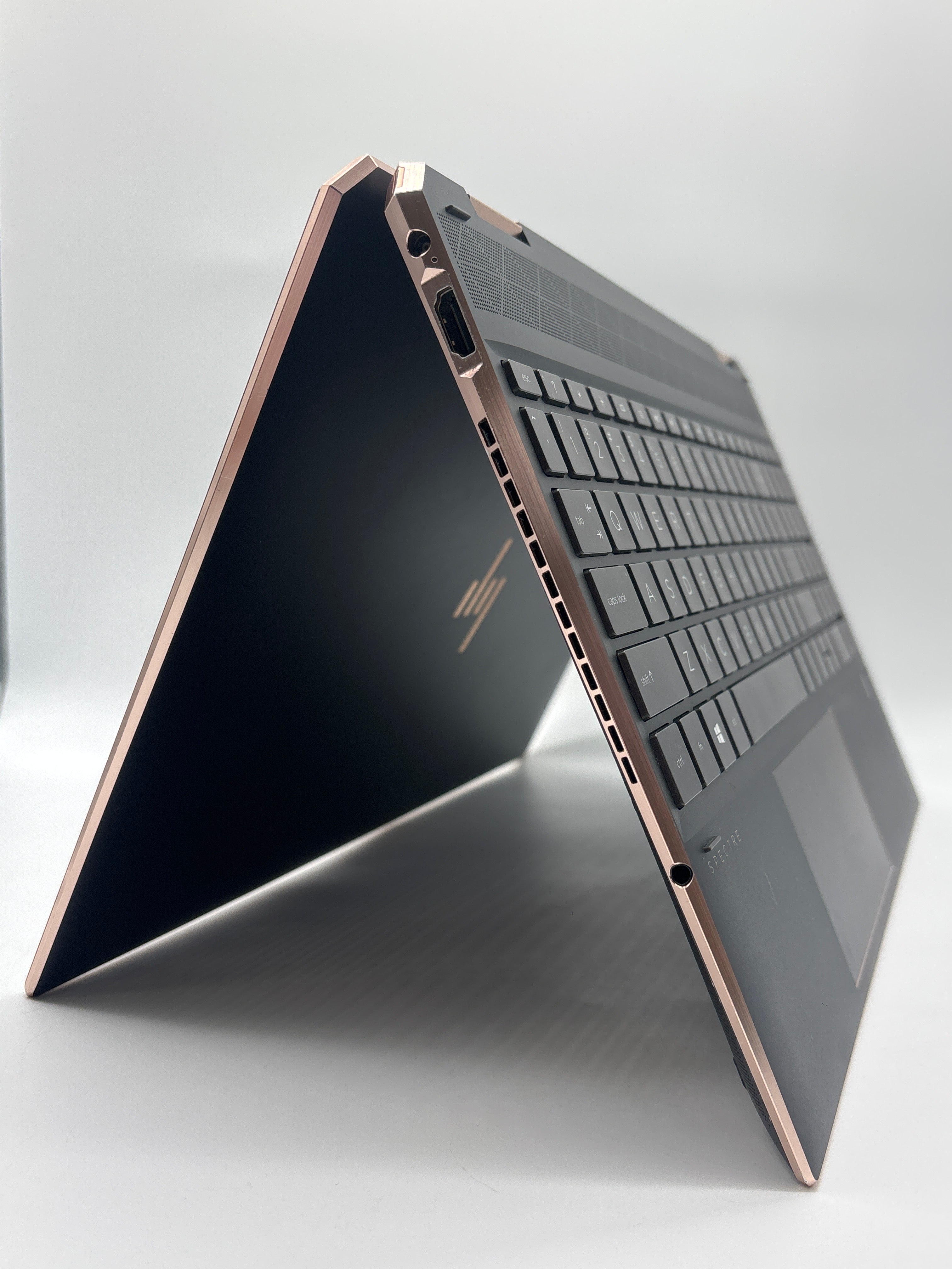HP Spectre X360 15-eb1043dx i7-1165G7 16GB RAM 512GB SSD - For Parts (No Battery)