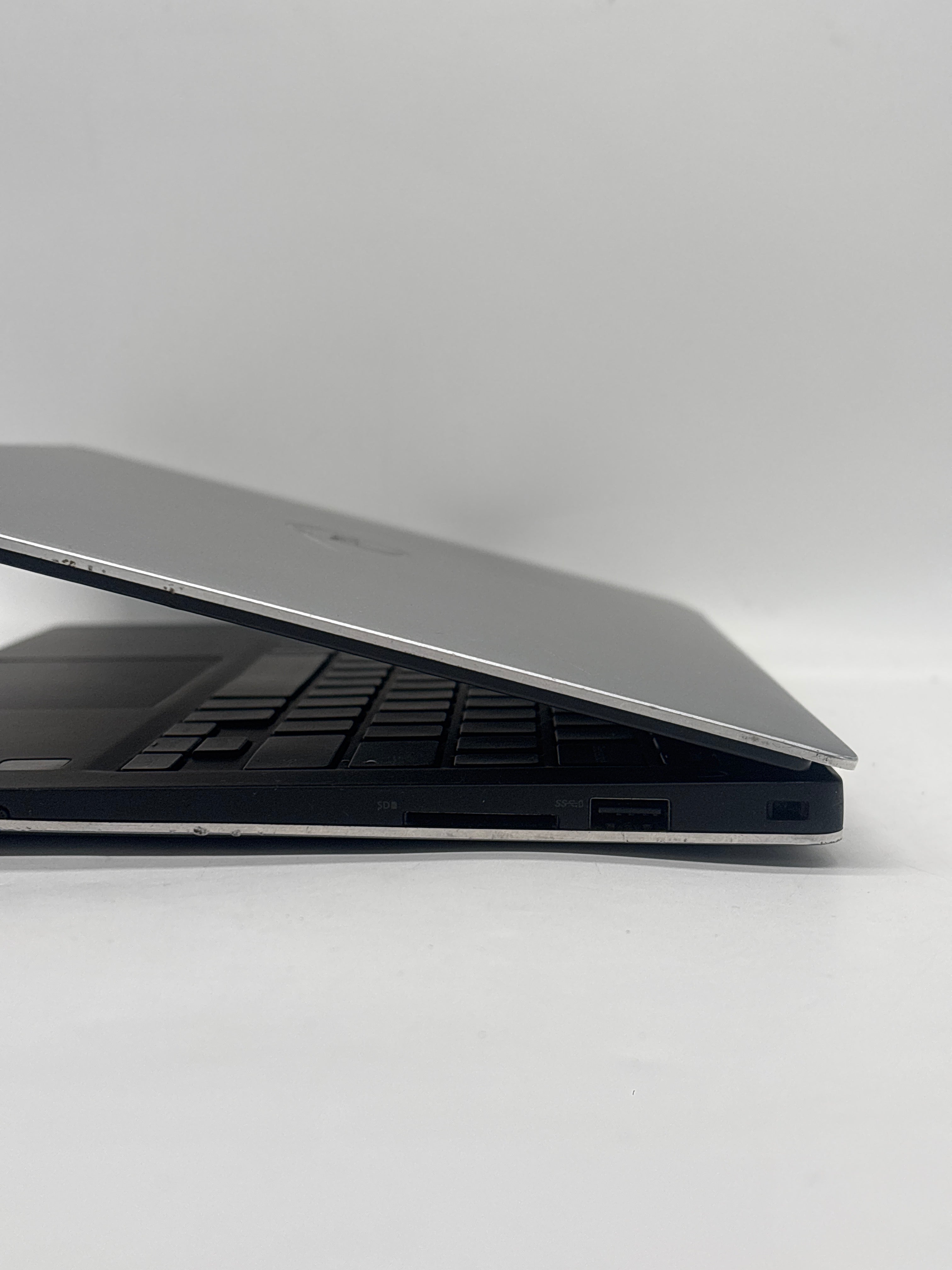 Dell XPS 13 9360 13.3" Intel Core i5-8250U 8GB RAM 128GB SSD - For Parts