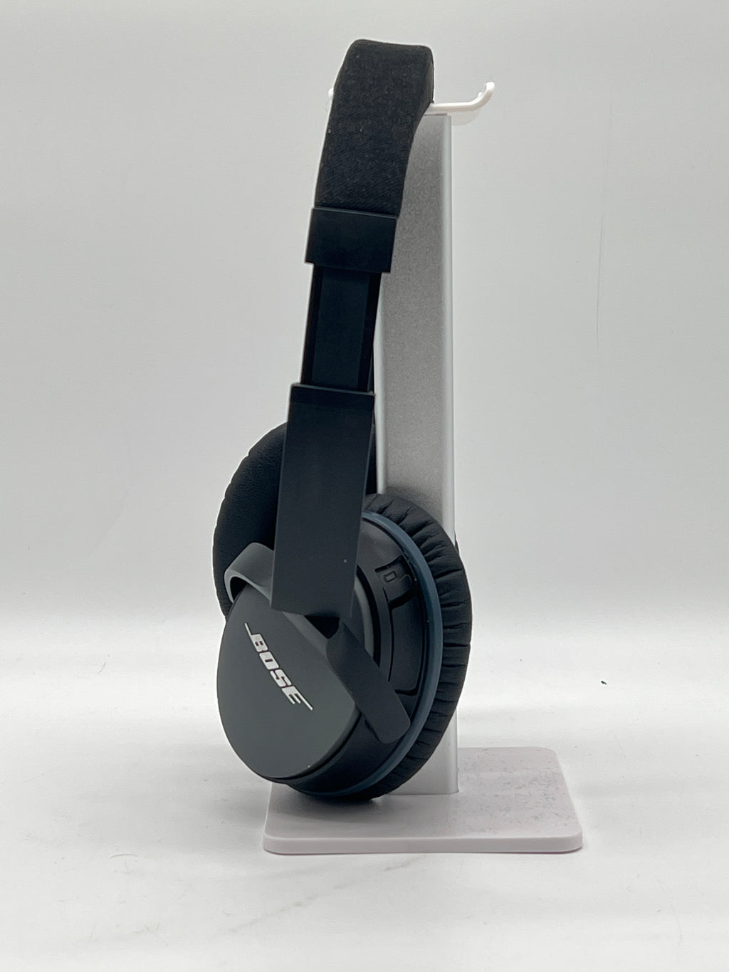 Bose QC25 Over Ear Headphones with Noise Cancellation Black Used