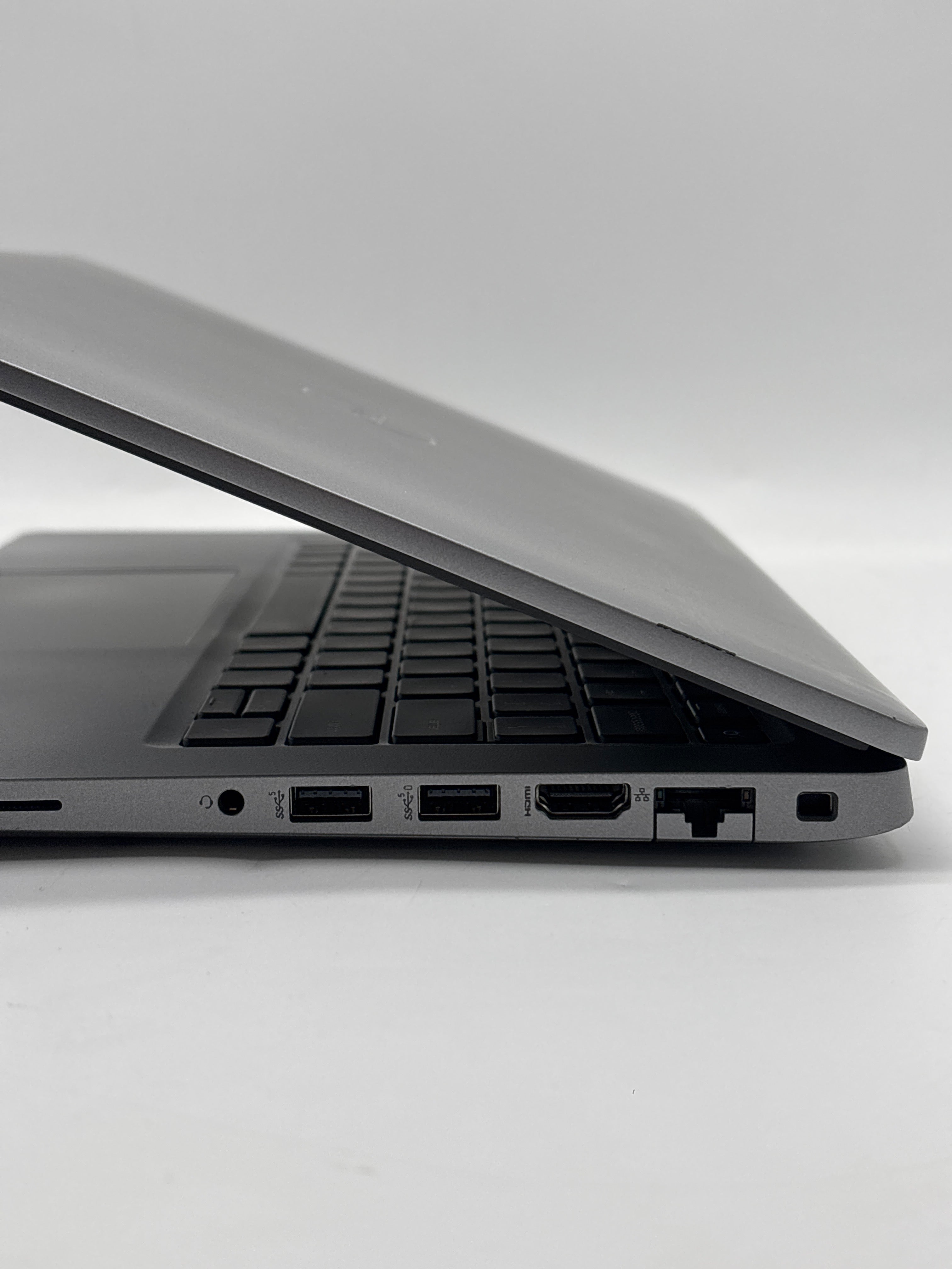 Dell Latitude 5430 14" Core i5-1235U 16GB RAM 256GB SSD Gray - Used