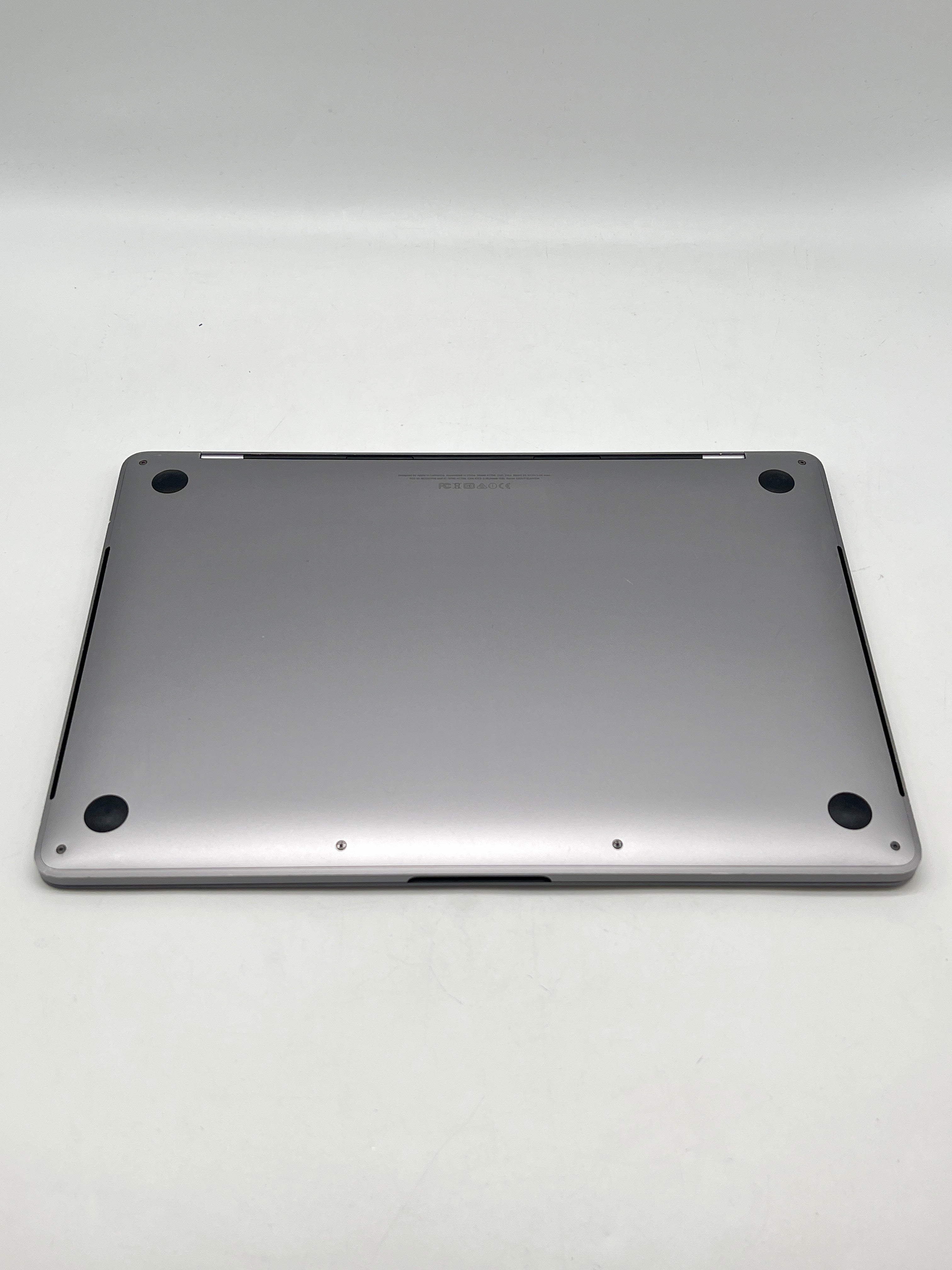 Apple MacBook Pro 13" A1706 Core i5 8GB RAM 512GB SSD - Used