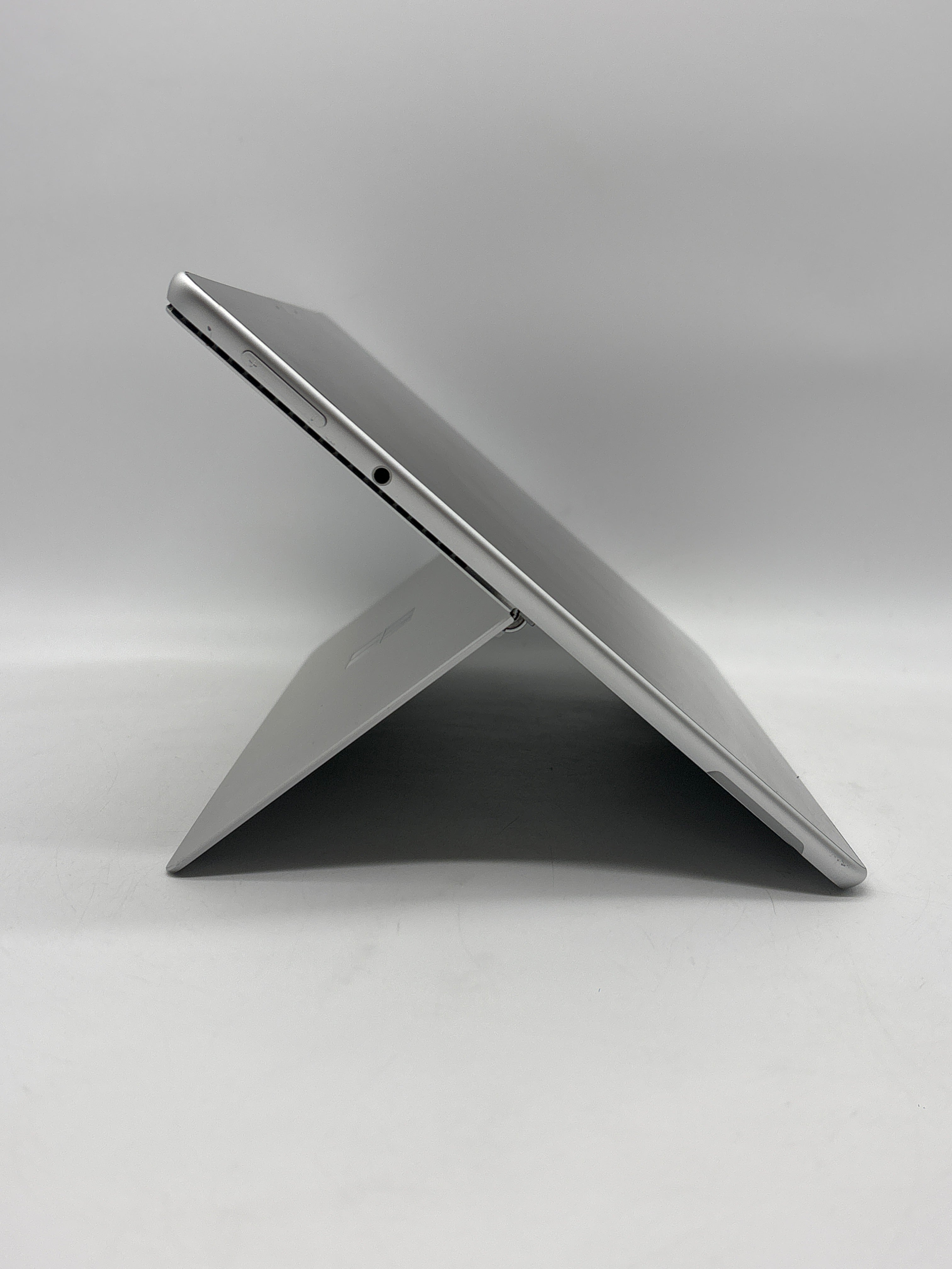 Microsoft Surface Pro 8 i7-1185G7 16GB RAM 512GB SSD